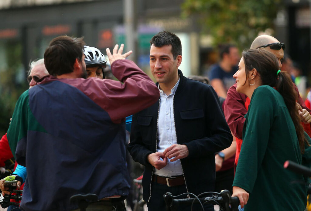 Mesto: Beograd
Datum: Sat Oct 28 16:14:16 CEST 2023
Dogadjaj: DRUŠTVO -  Ulice za bicikliste organizovali su skup "Pedala za gradonačelnika Aleksandra Šapića"
Fotoreporter: Aleksandar Barda
Ličnosti:  
Izvor: FoNet