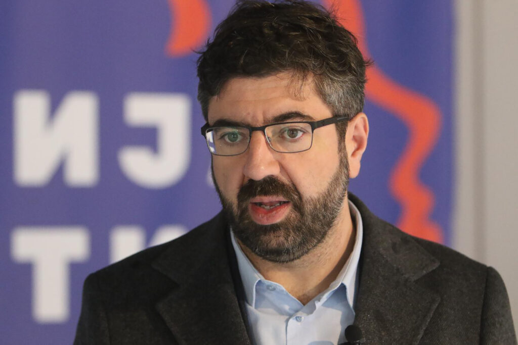 Mesto: BEOGRAD
Datum: Sat Dec 02 20:33:28 CET 2023
Dogadjaj: EVROSERVIS/KVAKA 23 - izjava FoNetu Radomira Lazovića iz koalicije Srbija protiv nasilja, u okviru serijala Kvaka 23.
Fotoreporter: Zoran Mrdja
Ličnosti: Radomir Lazović
Izvor: FoNet