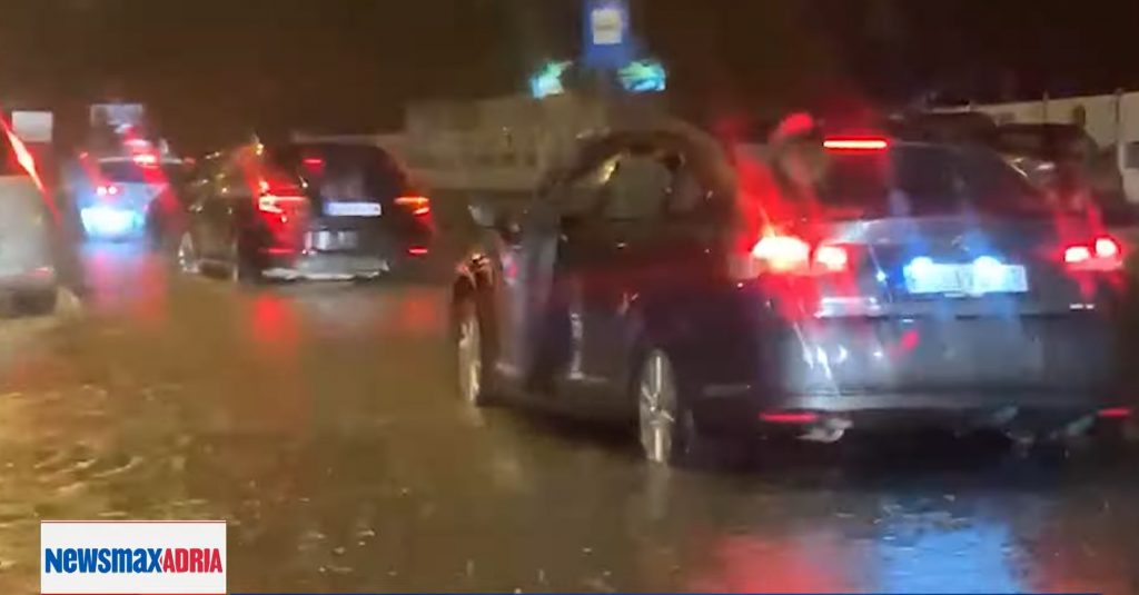 TEMA POPLAVA BG
Može li Beograd spremnije da dočekuje obilne bujice?