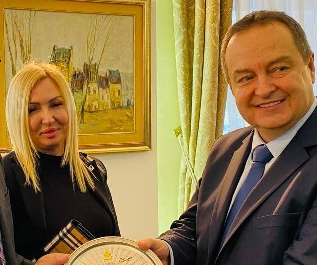 Plava ženska osoba mi je važna, zove se Marijana Ćosić