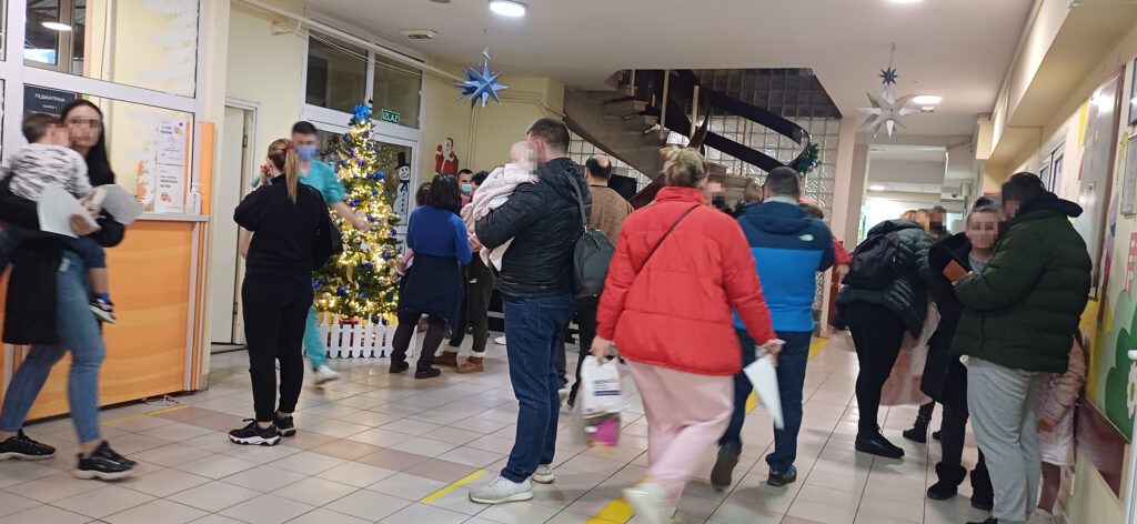 bolesna deca, Institut za majku i dete guzva red kolona cekaonica