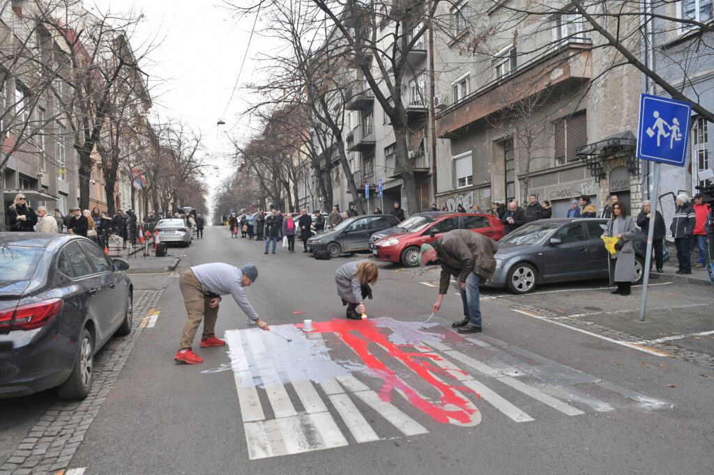 Beograd, 27.12.2023. Osnovna škola Vladislav Ribnikar, protest roditelja ispred škole Foto: Goran Srdanov/Nova.rs