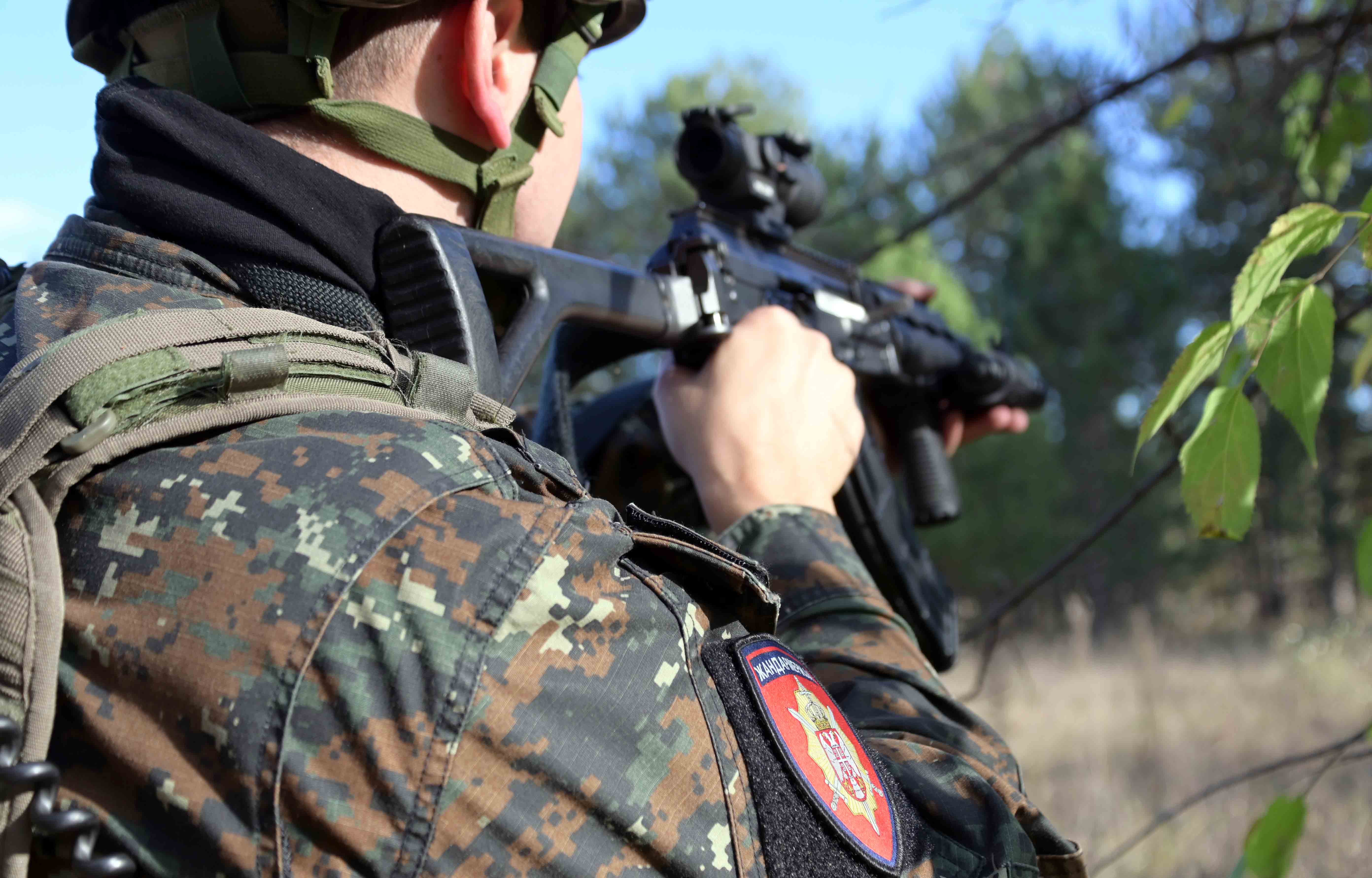 Policija žandarmerija migranti
