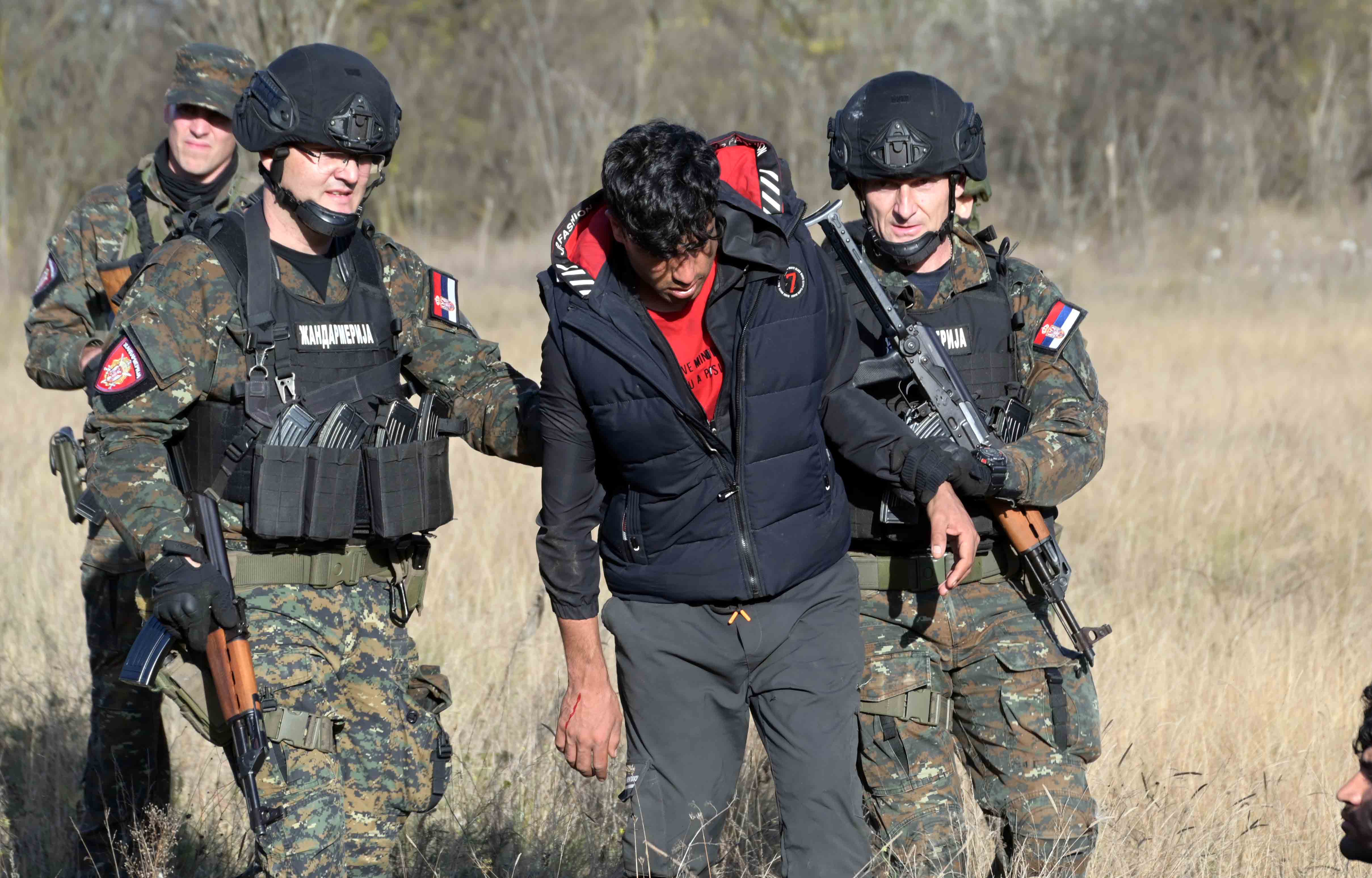 Policija žandarmerija migranti