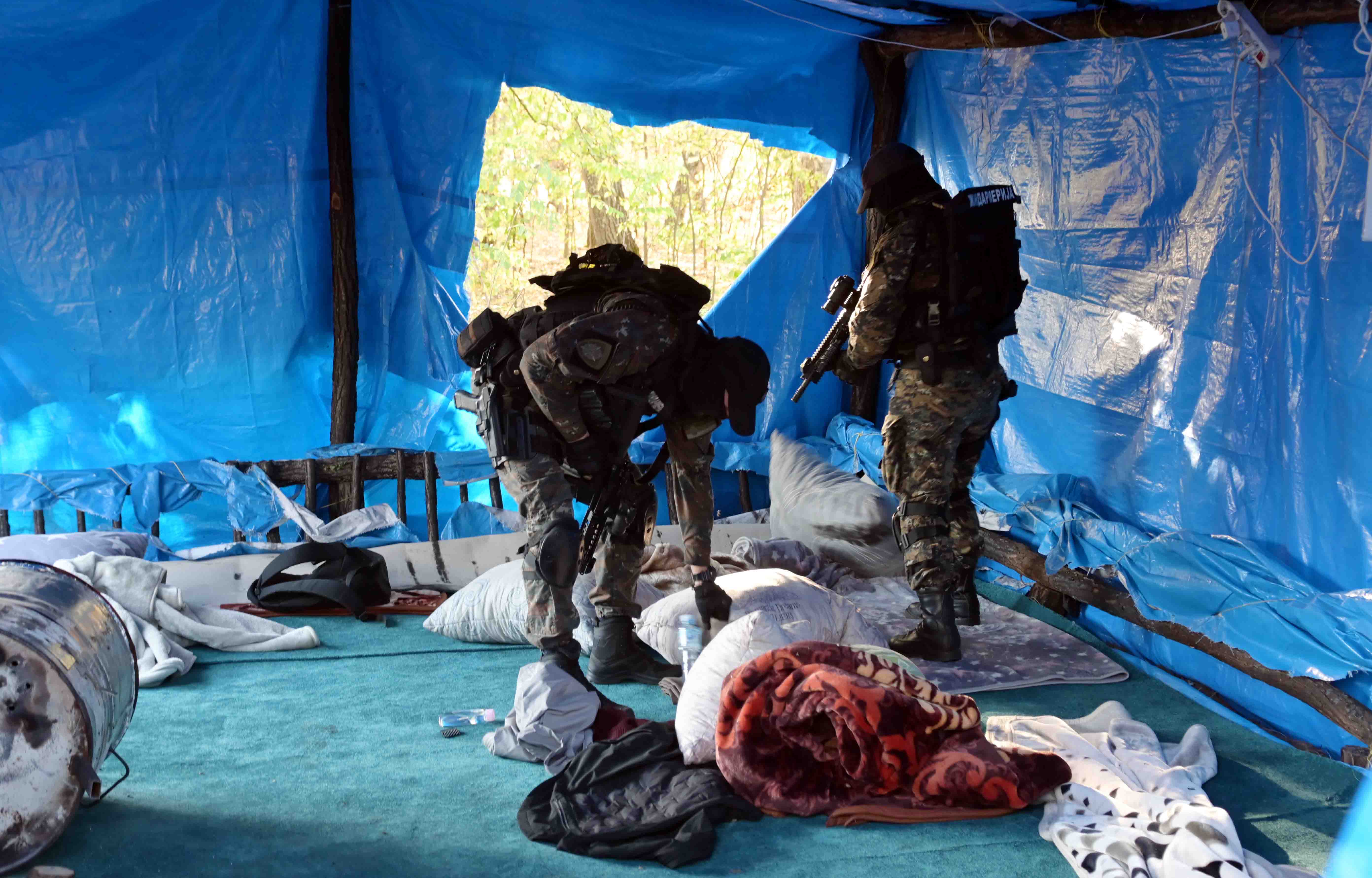 Policija žandarmerija migranti