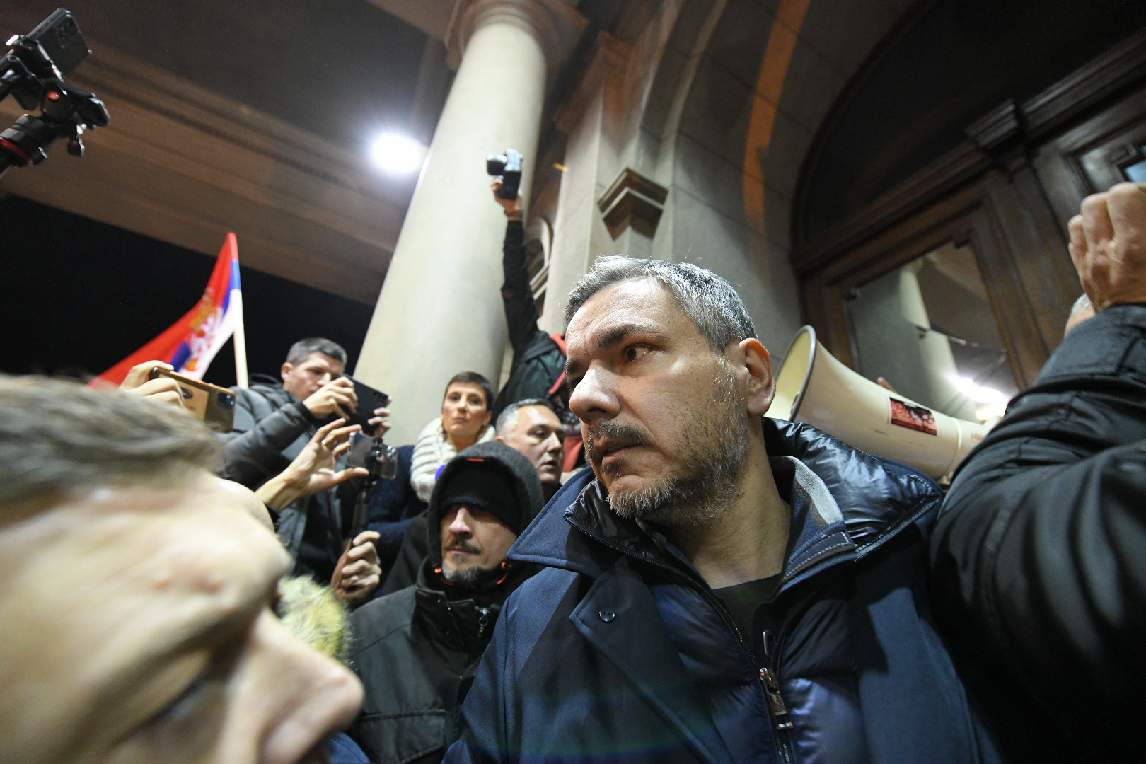 Beograd 24.12.2023. Protest građana ispred zgrade RIK-a. Protest, Skupština grada, pokušavaju da uđu u skupštinu Foto: Amir Hamzagić/Nova.rs