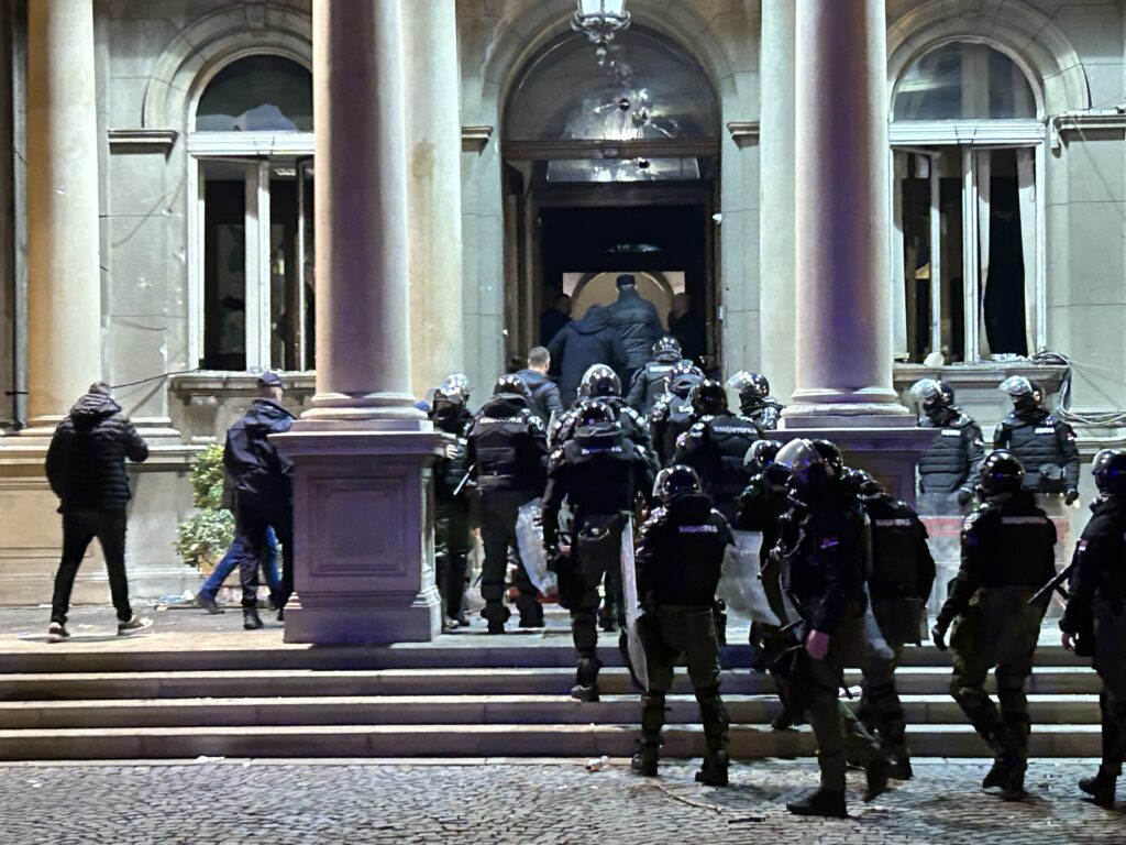 Beograd 24.12.2023. Protest građana  Protest, Skupština grada, žandarmerija rasterala demonstrante, hapšenje Foto: Vladislav Mitić/Nova.rs