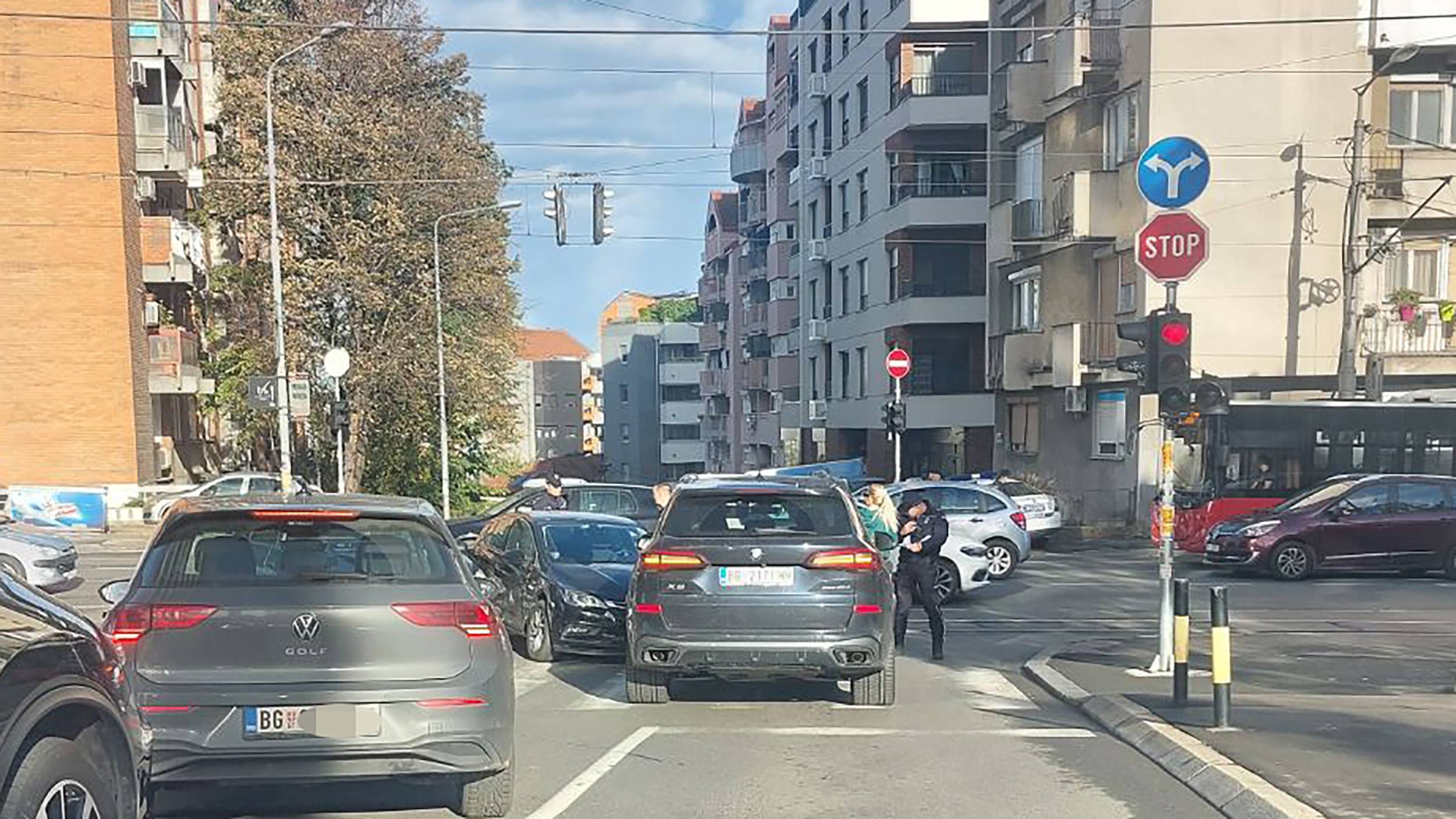 IMG-27b16ae7fcea5e57eed907f356ba499c-V copy