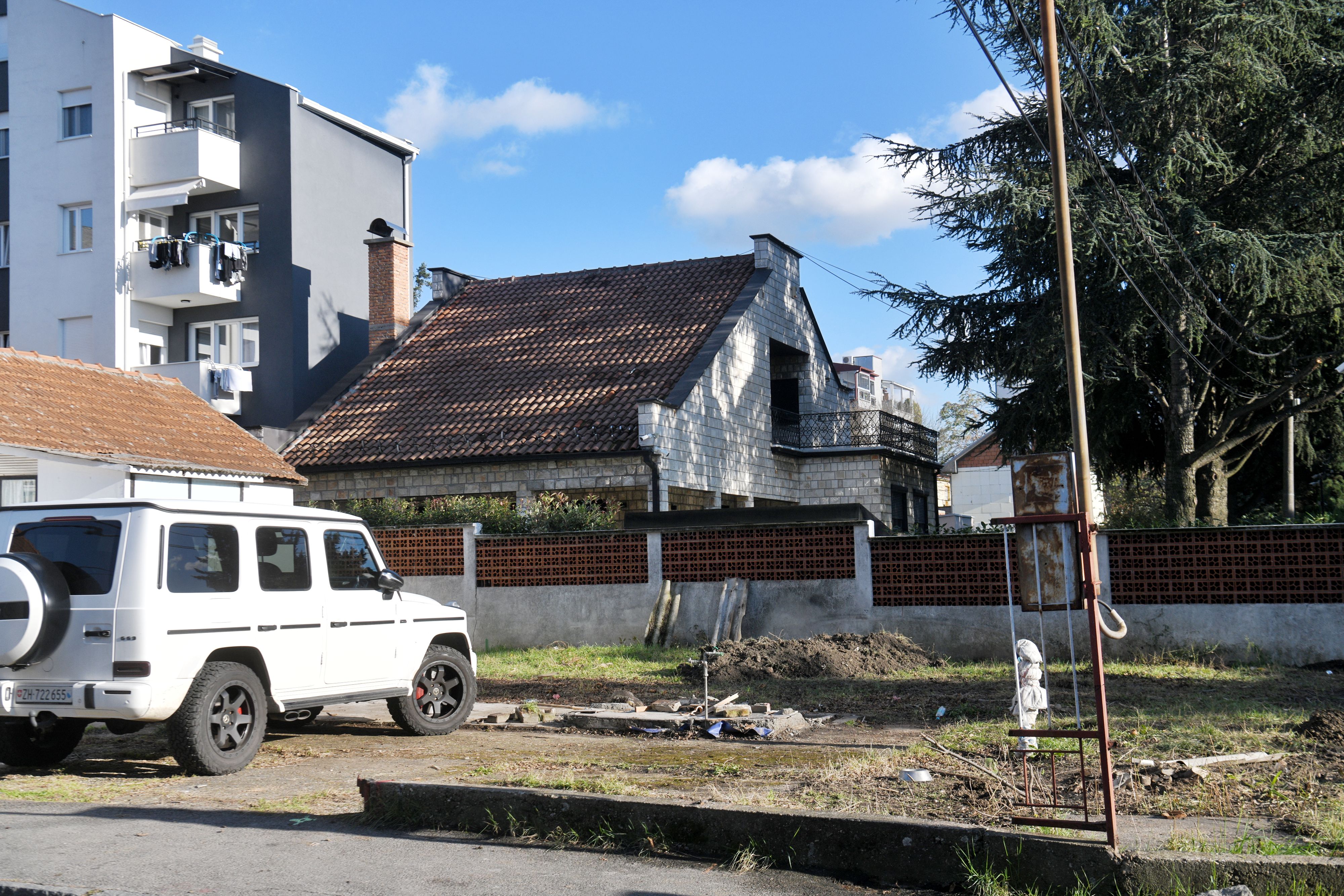 Beograd 16. novembar 2023. Ulica Milana Rakića Zvezdara kuća na koju je navodno bačena bomba Foto:Filip Krainčanić/Nova.rs