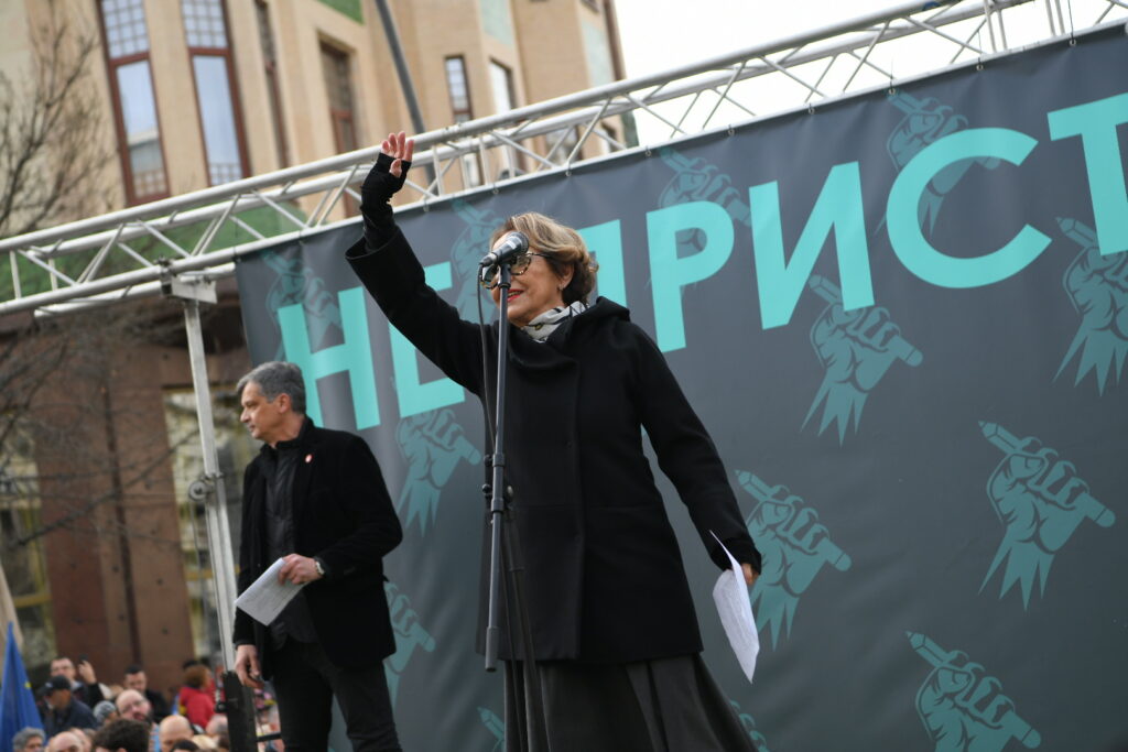 Beograd, 30.12.2023. Terazije, kod Terazijske česme, protest zbog izborne krađe, proglas Foto: Amir Hamzagić/Nova.rs