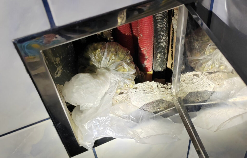 zaplenjeni droga i pištolj,Indjija,  Mup saopštenje