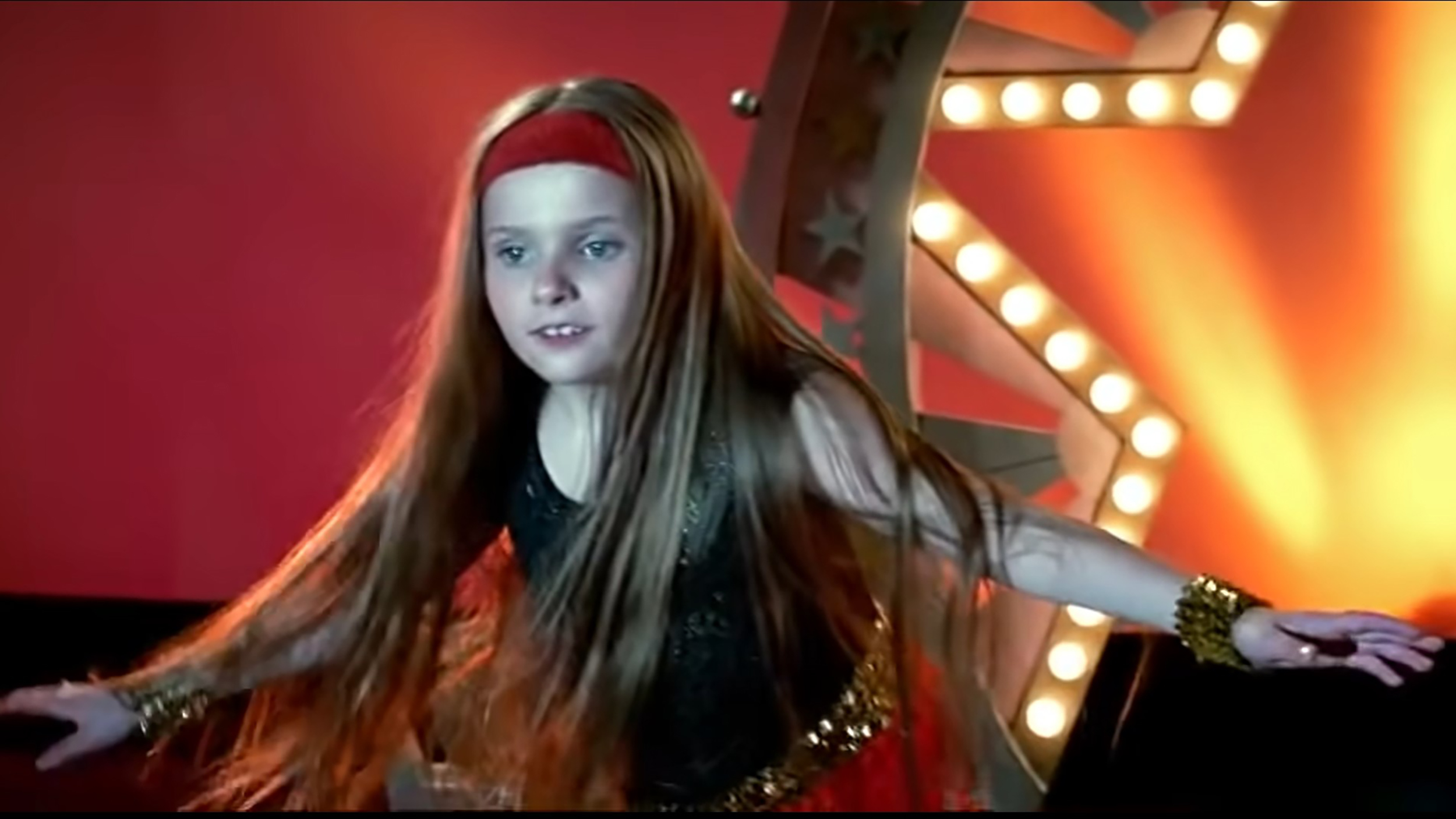 Little Miss Sunshine | Oliver on Stage | HD Clip (1/3)