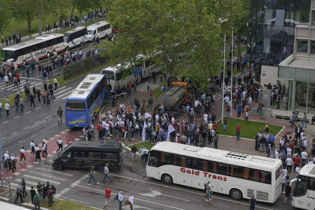 kontramiting sns autobusi palata pravde