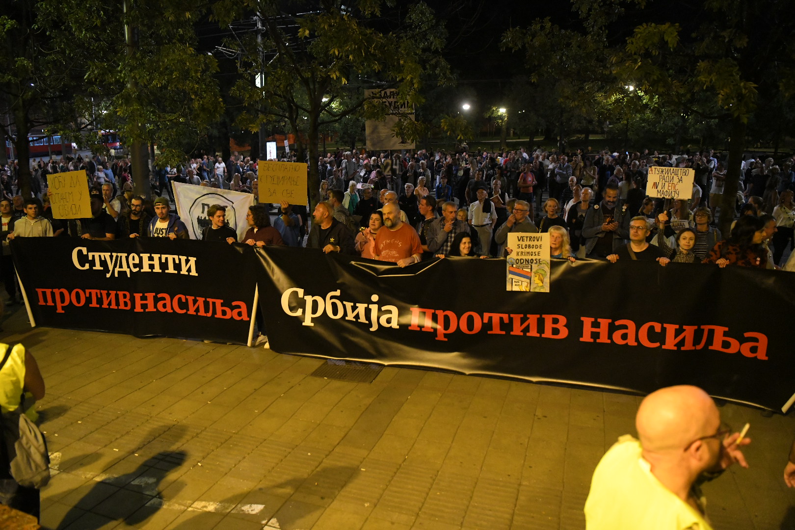 Beograd 14.10.2023. Protest Srbija protiv nasilja, 24. protest Srbija protiv nasilja, šetnja, transparent Foto: Amir Hamzagić/Nova.rs