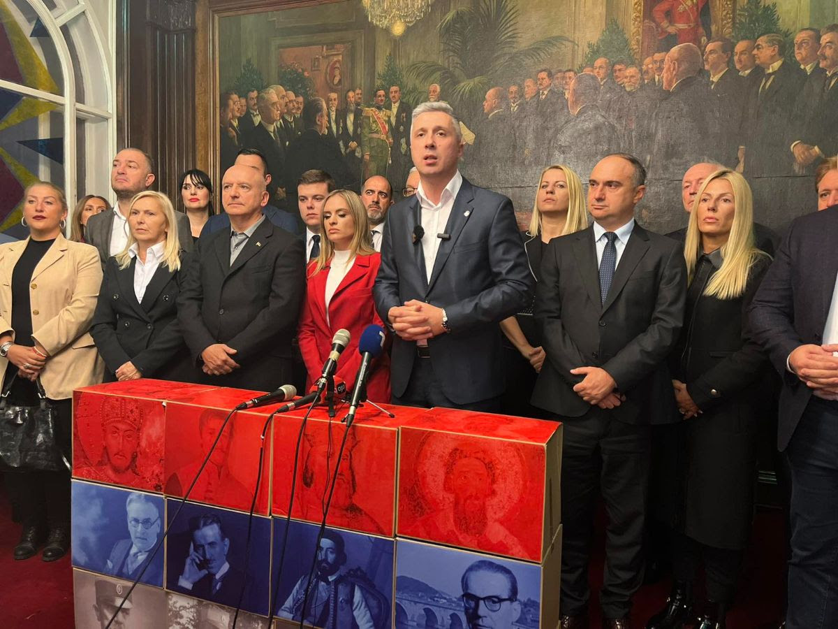 Boško Obradović, Dveri Foto: Dveri