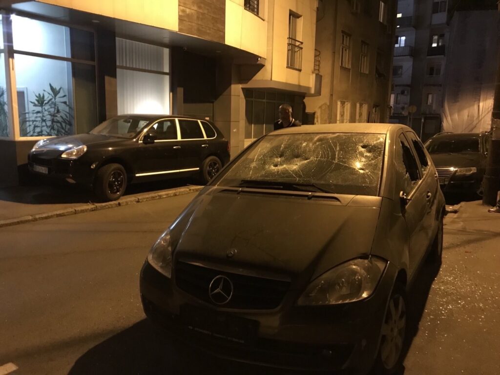 Vračar, demoliran automobil Foto: N1
