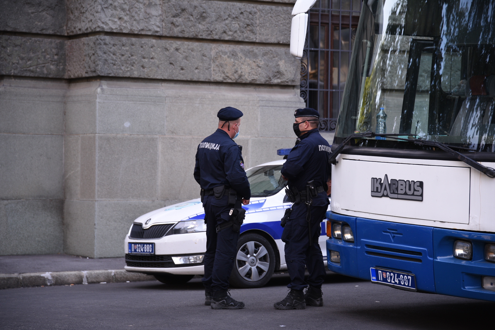 Beograd 14. jul 2020. Skupstina Srbije pre pocetka osmog dana protesta policija autobusi oko Skupstine Foto:Dragan Mujan/Nova.rs