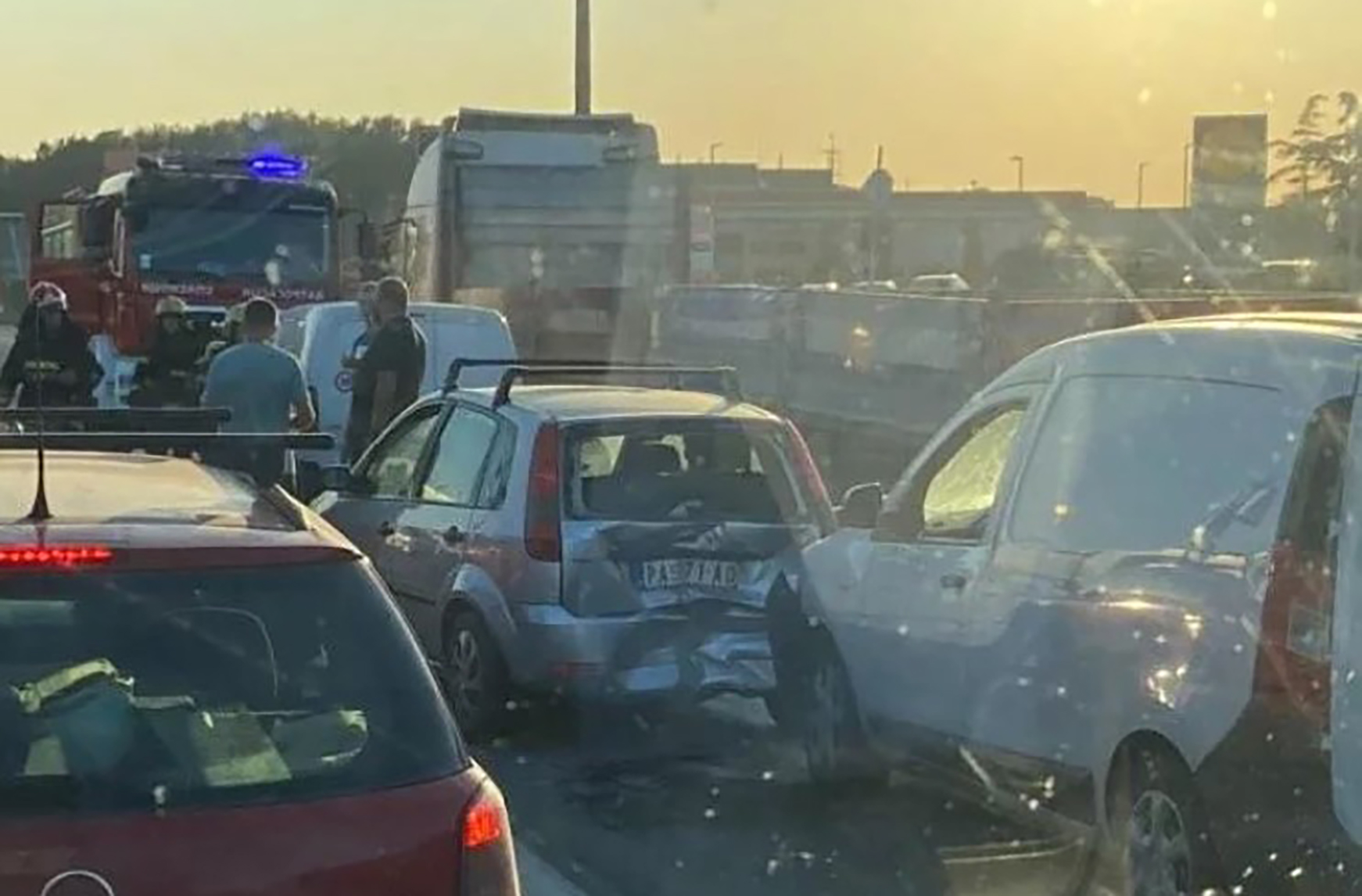 Čukarička Padina kod OMV pumpe, smer ka Obrenovcu udes