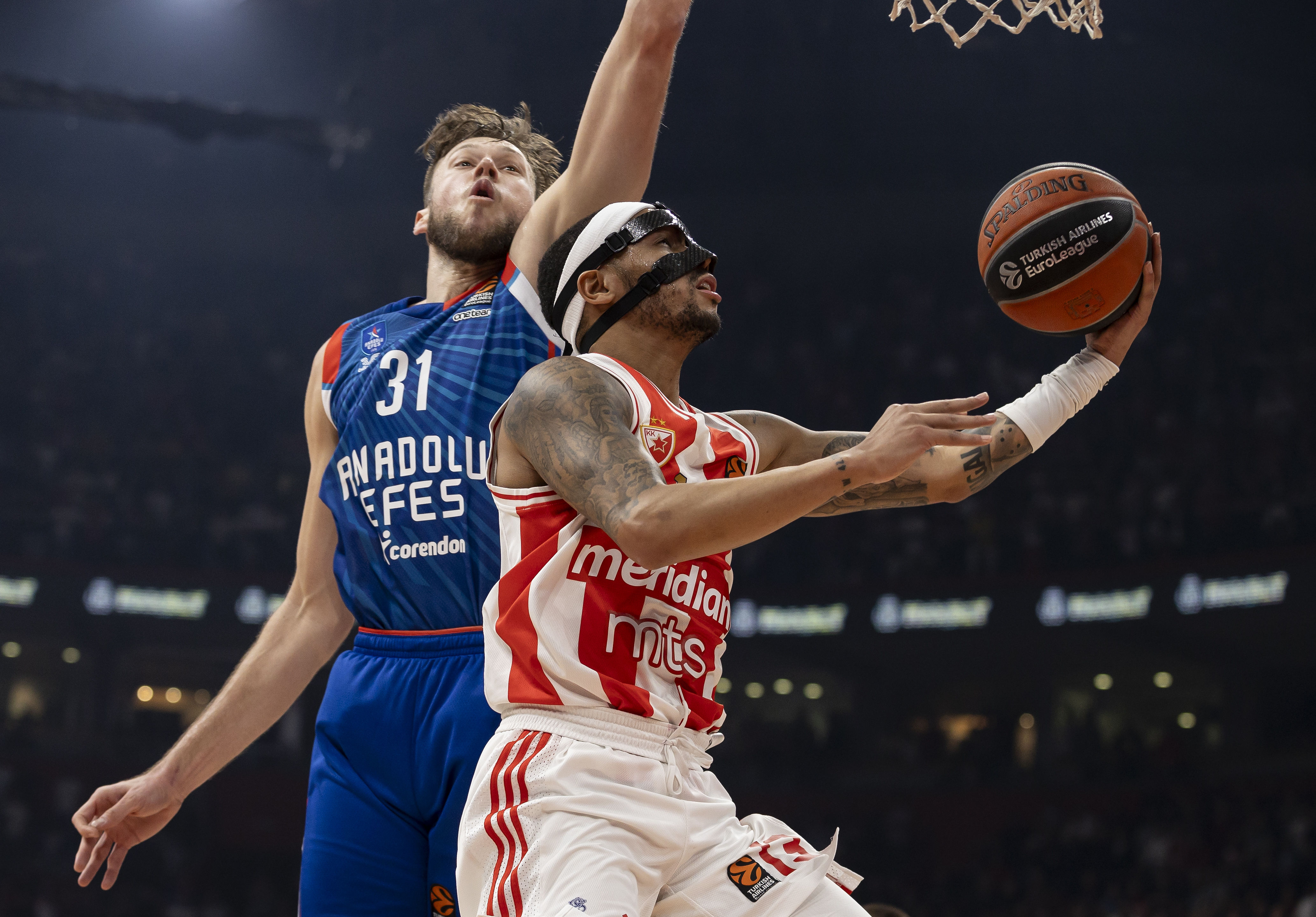 during the 2023/2024 Turkish Airlines EuroLeague match between Crvena Zvezda and Anadolu Efes at Stark Arena on December 01, 2023 in Belgrade, Serbia. (Photo by Srdjan Stevanovic/Starsport.rs ©)