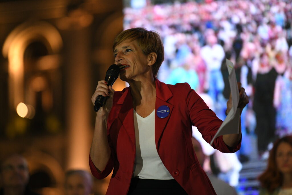 Beograd 14.10.2023. Protest Srbija protiv nasilja, 24. protest Srbija protiv nasilja, okupljanje građana ispred Skupštine Srbije Foto: Amir Hamzagić/Nova.rs