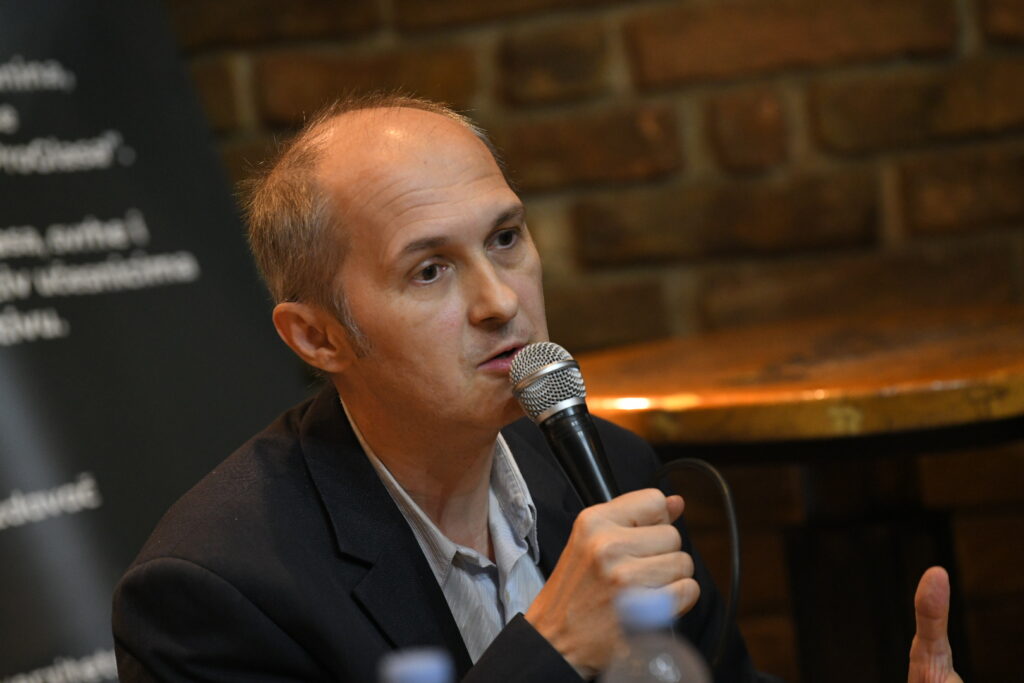 Pančevo, 15.11.2023. Tribina, Inicijativa ProGlas, Podrži i potpiši Proglas Foto: Amir Hamzagić/Nova.rs