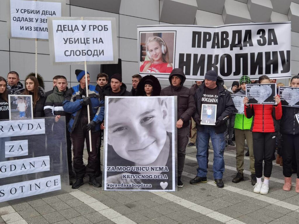 skup roditelja kojima su deca poginula u saobraćaju, Kragujevac, 5. februara 2023.- Skup građana pod nazivom "Pravda za Nikolinu"