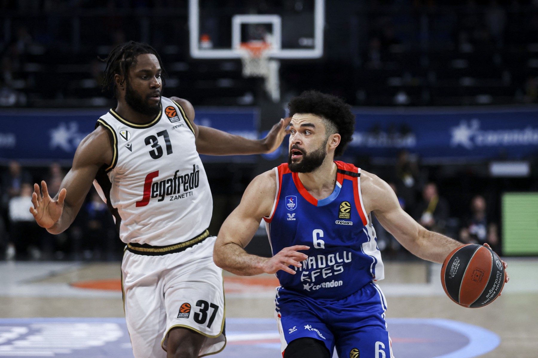Anadolu Efes v Virtus Segafredo Bologna - Turkish Airlines EuroLeague