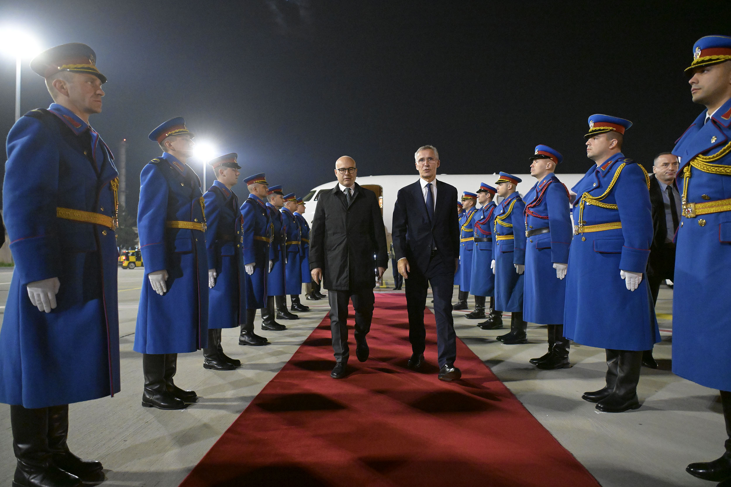 MILO VUÈEVIÆ, JENS STOLTENBERG