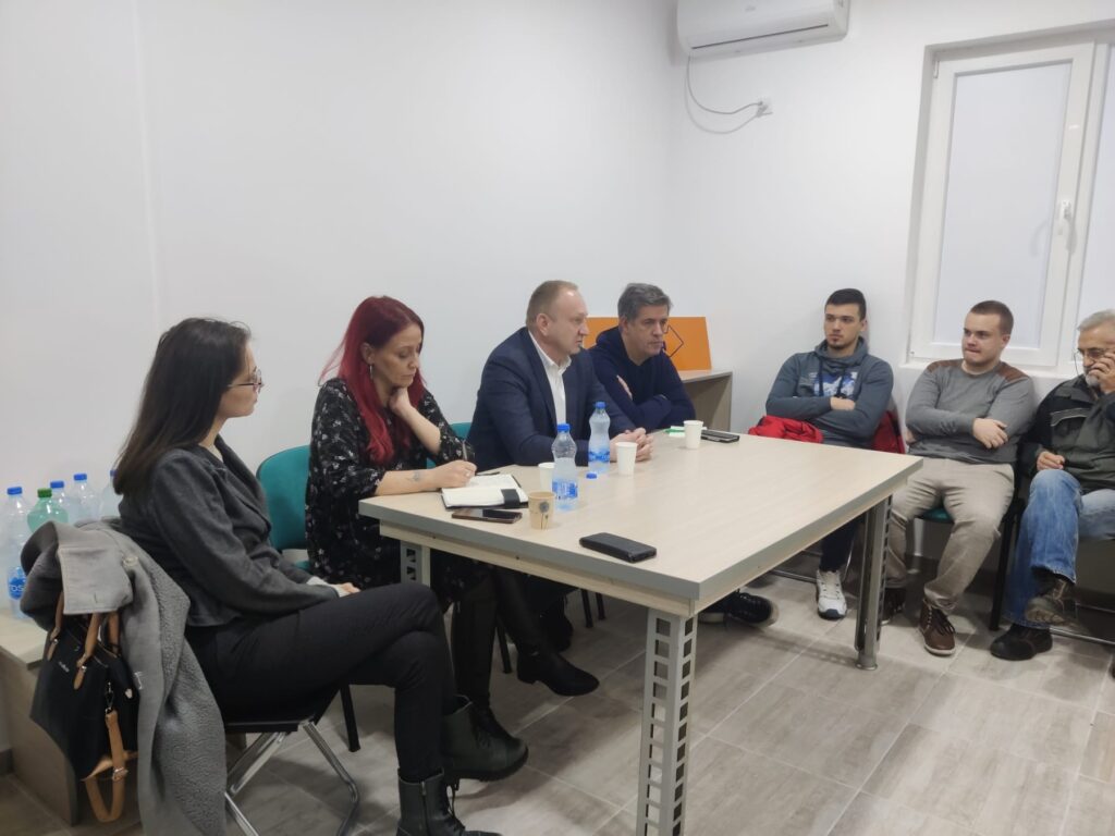 Dragan Đilas predsednik Stranke slobode i pravde, sastao se danas u Vranju sa predstavnicima svih stranaka koje čine koaliciju “Srbija protiv nasilja” na parlamentarnom nivou