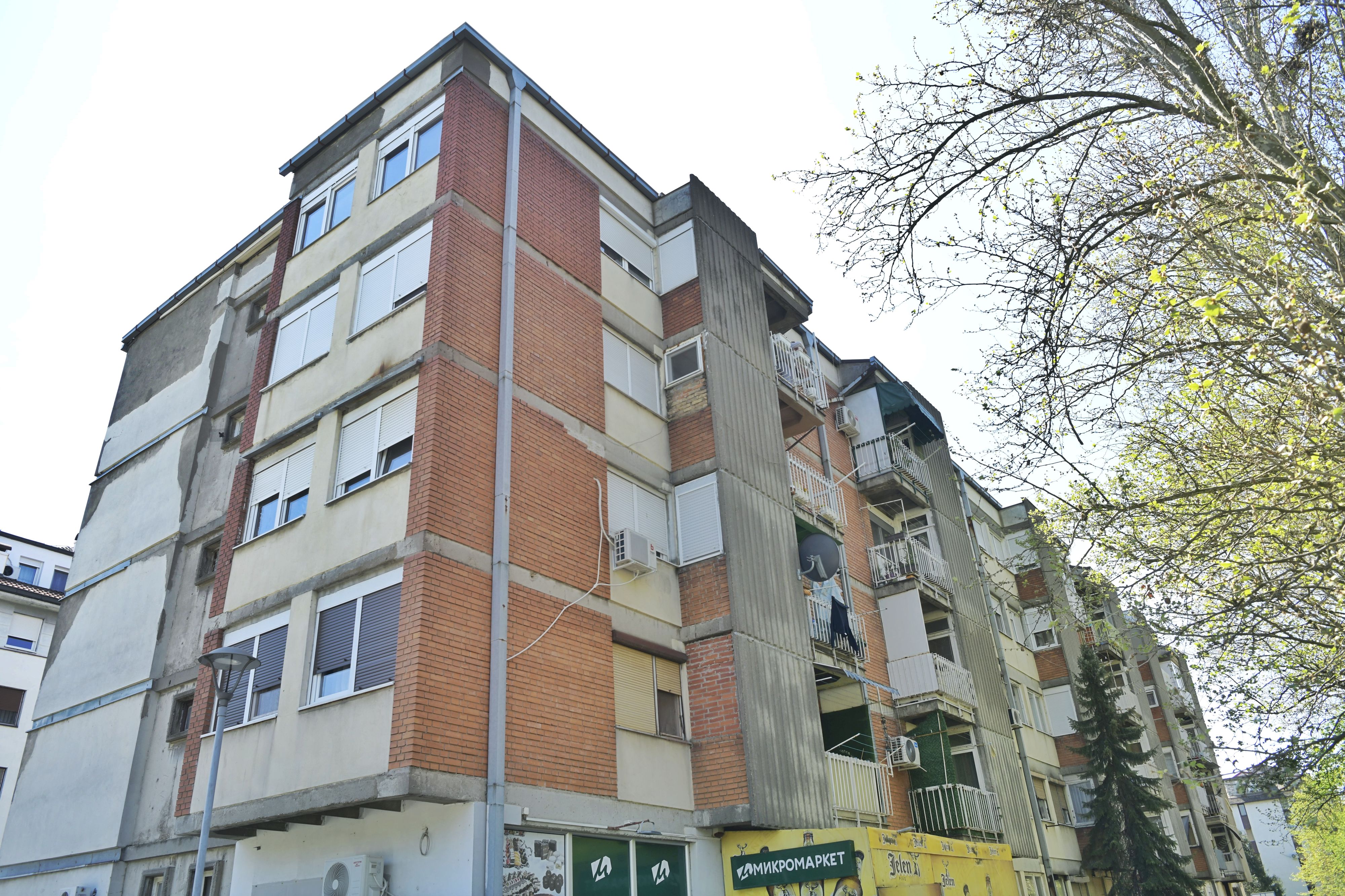 Ruma 27. april 2023. Ubistvo i samoubisto Goran R., pukovnik u penziji, ubio je noćas majku u Rumi, a potom izvršio samoubistvo Foto:Goran Srdanov
