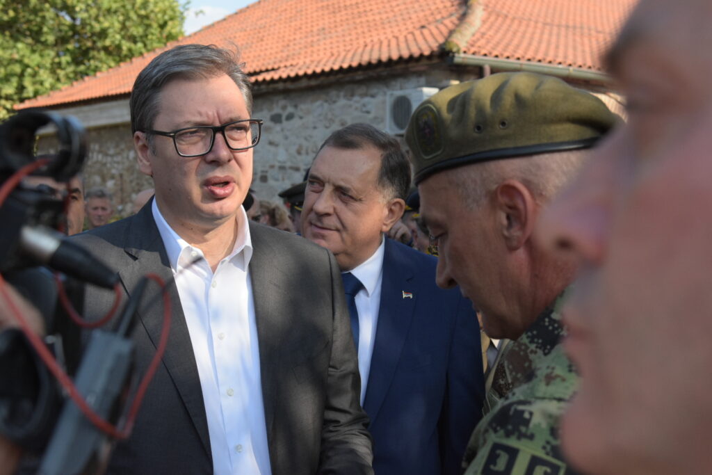 Ni, 15. septembra 2023 - Predsednik Srbije Aleksandar Vuèiæ prisustvuje danas prikazu naoruanja, vojne opreme i dela sposobnosti Vojske Srbije u kompleksu Nike tvrðave, u okviru obeleavanja Dana srpskog jedinstva. FOTO TANJUG/bs