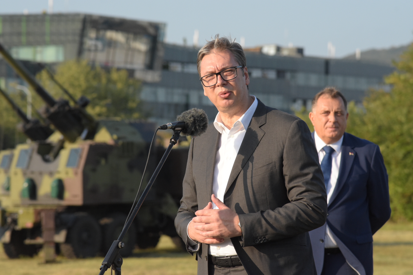 ALEKSANDAR VUÈIÆ, MILORAD DODIK