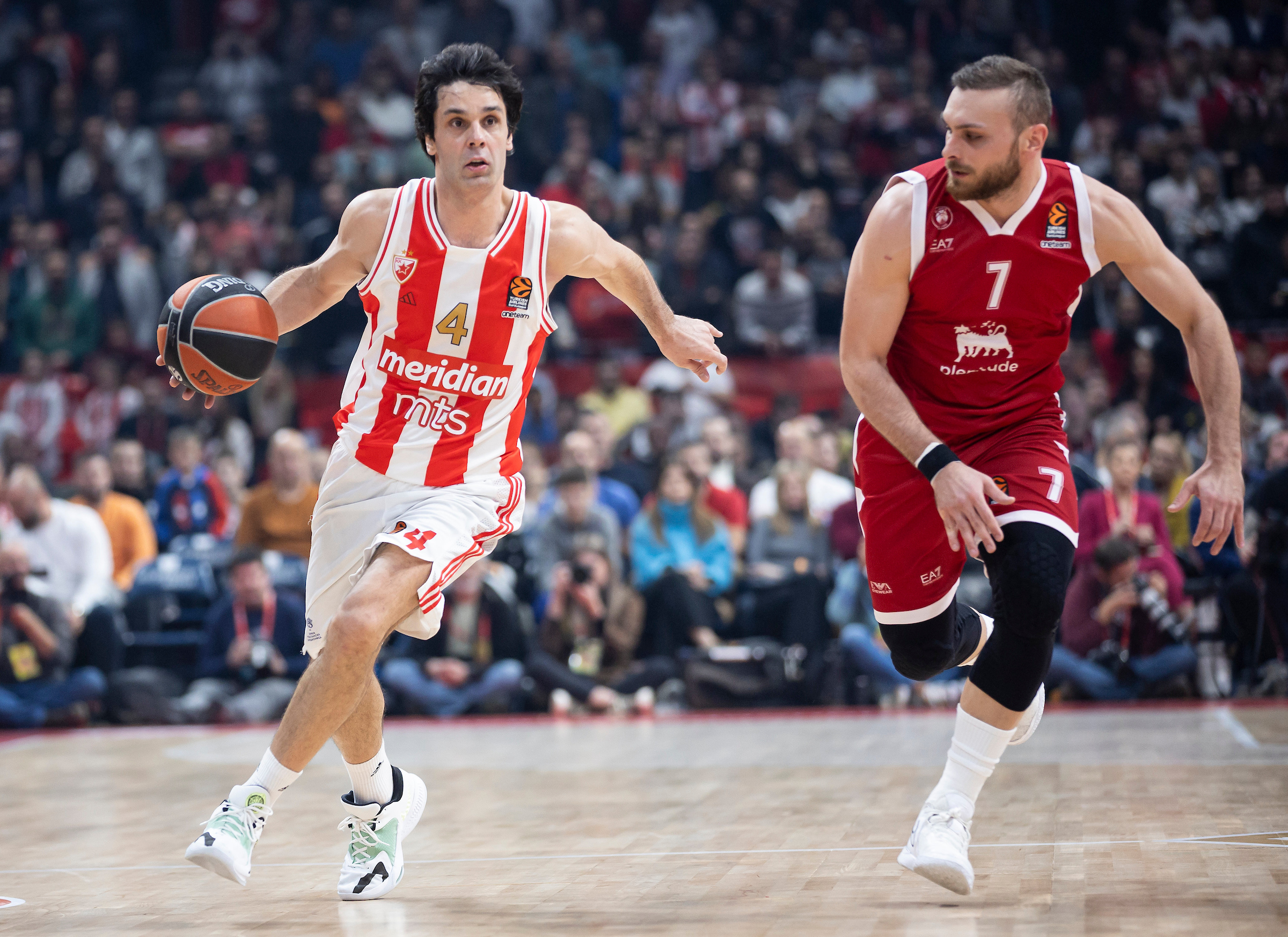 during the 2023/2024 Turkish Airlines EuroLeague match between Crvena Zvezda and Armani Milan at Stark Arena on November 24, 2023 in Belgrade, Serbia. (Photo by Srdjan Stevanovic/Starsport.rs ©)