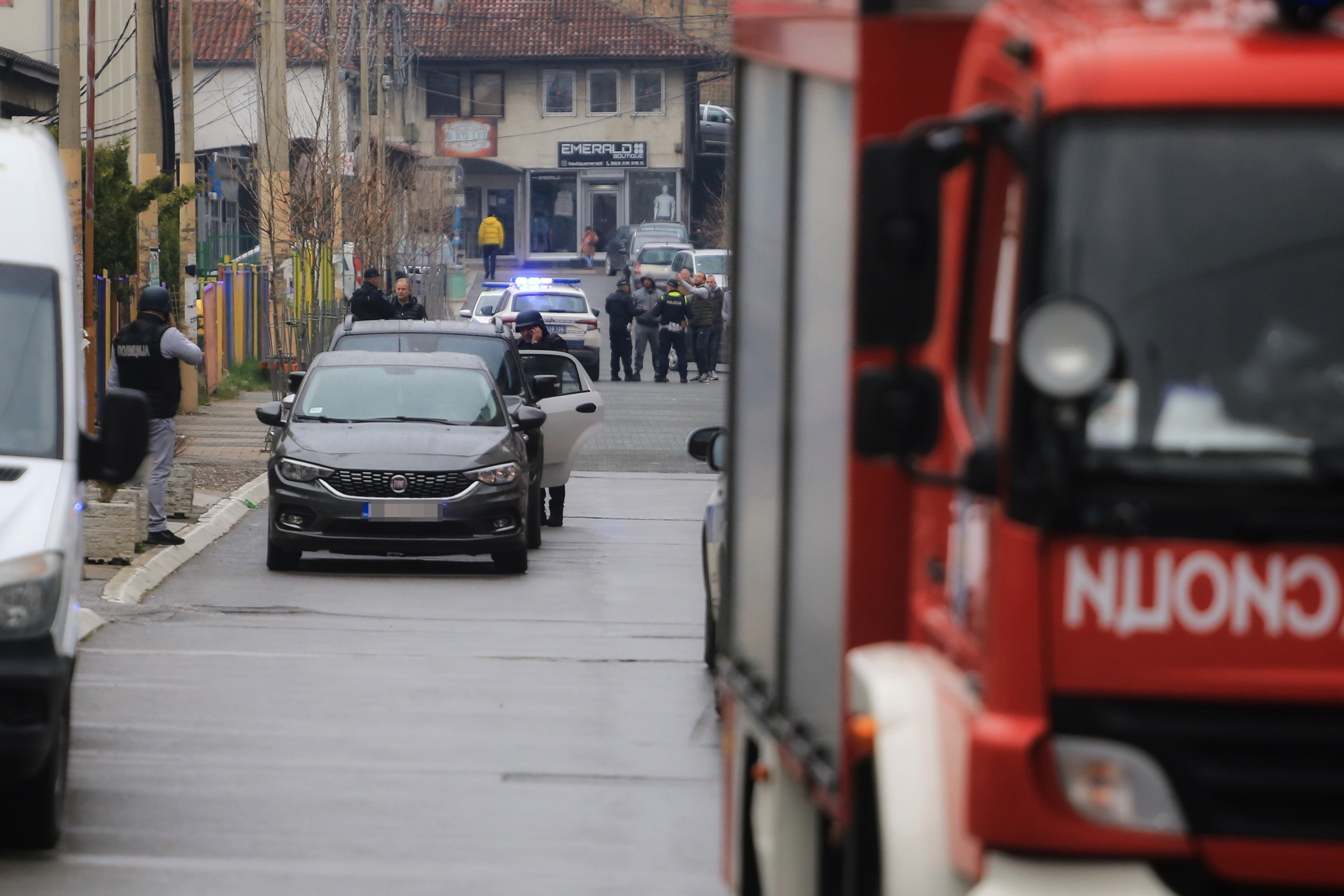 Novi Pazar 17.04.2022. Naselje Svojbor, ulica Vuka Karadžića, nesreća, pucnjava, otac pucao na sina, policija, uvđaj, uvidjaj, hronika Foto: Irfan Ličina/Nova.rs