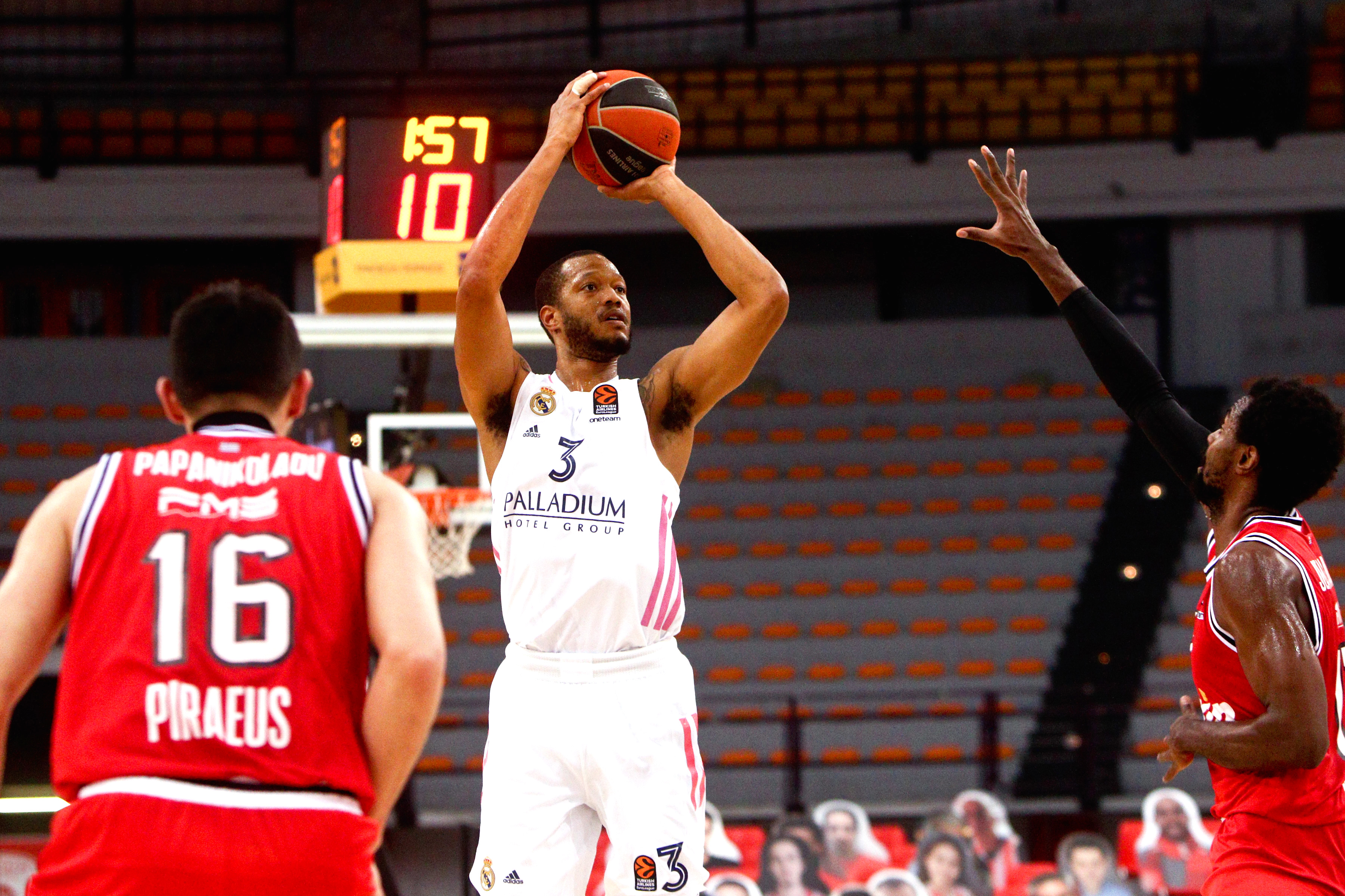 Olympiacos Piraeus vs Real Madrid