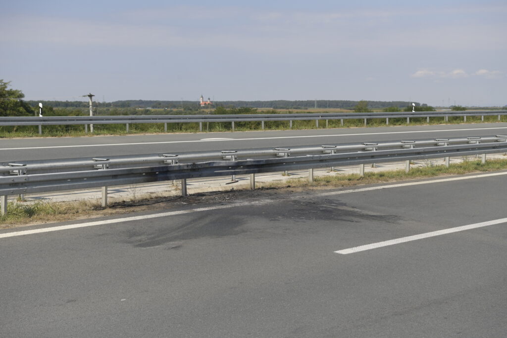 Beograd 05.09.2023. Autoput Miloš Veliki, mesto nesreće, nesreća, automobil ušao u suprotan smer, hronika Foto: Goran Srdanov/Nova.rs