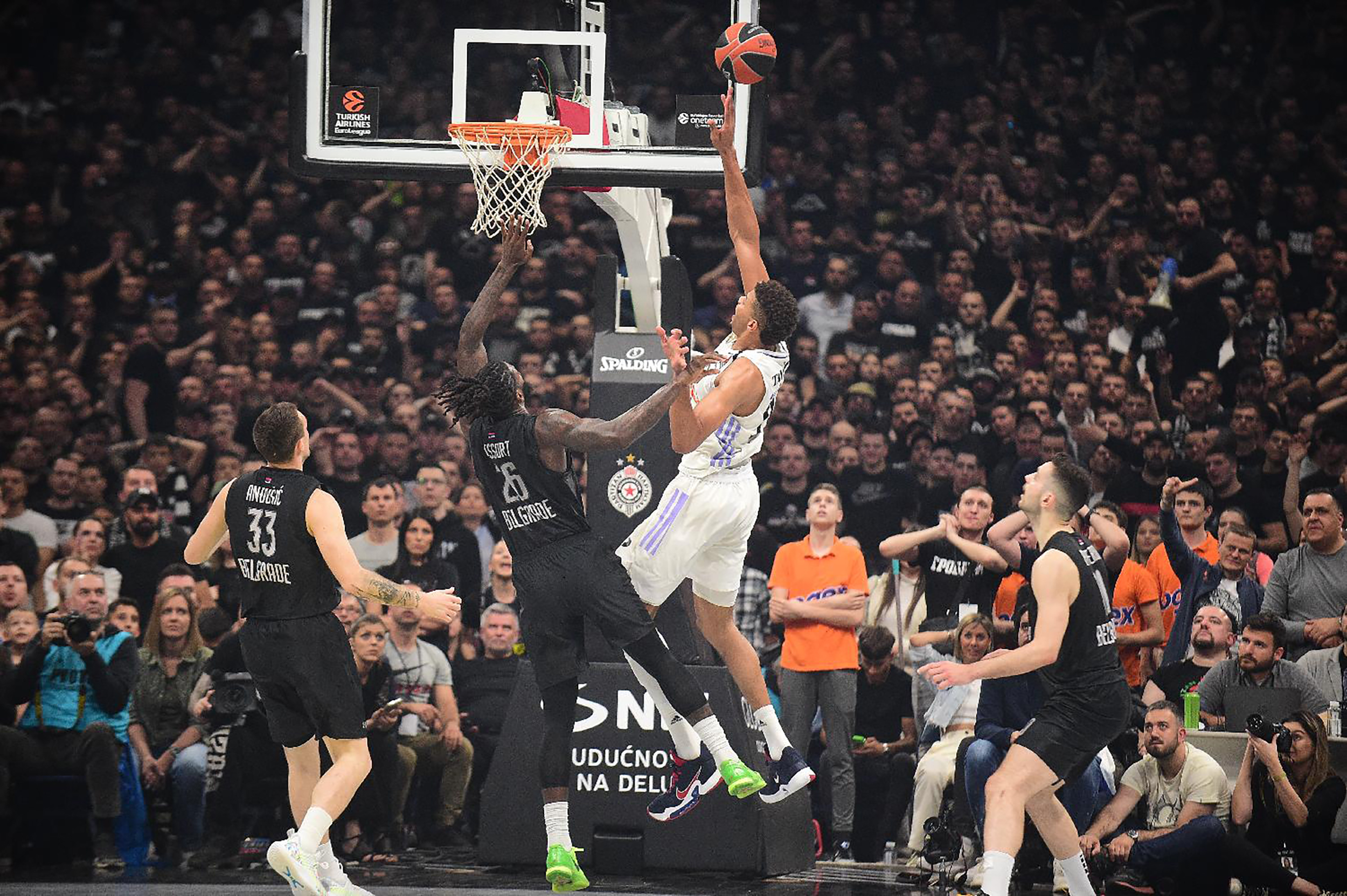 Mesto: Beograd
Datum: Thu May 04 23:01:19 CEST 2023
Dogadjaj: SPORT/KOŠARKA - četvrta utakmica plej-ofa Evrolige Partizan - Real Madrid
Fotoreporter: Aleksandar Barda
Izvor: FoNet