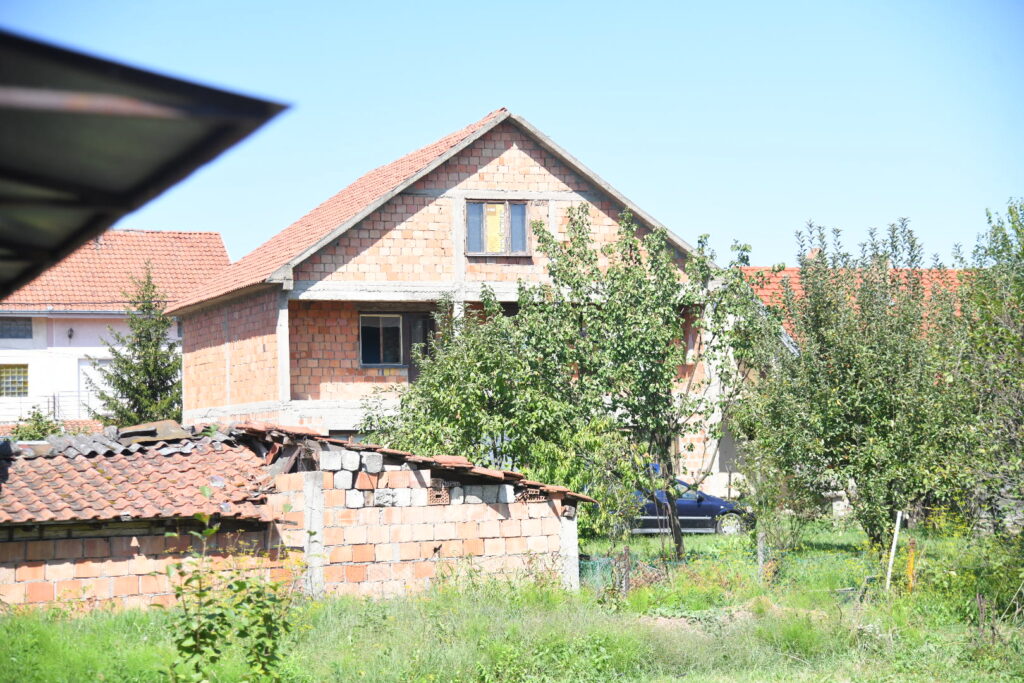 Obrenovac, Barič, 07.septembar 2023. Hronika, Roditelji pretukli ćerku  (7) Porodično nasilje u Bariču,  udarali su je u glavu i telo
Foto: Namanja Jovanović/Nova.rs