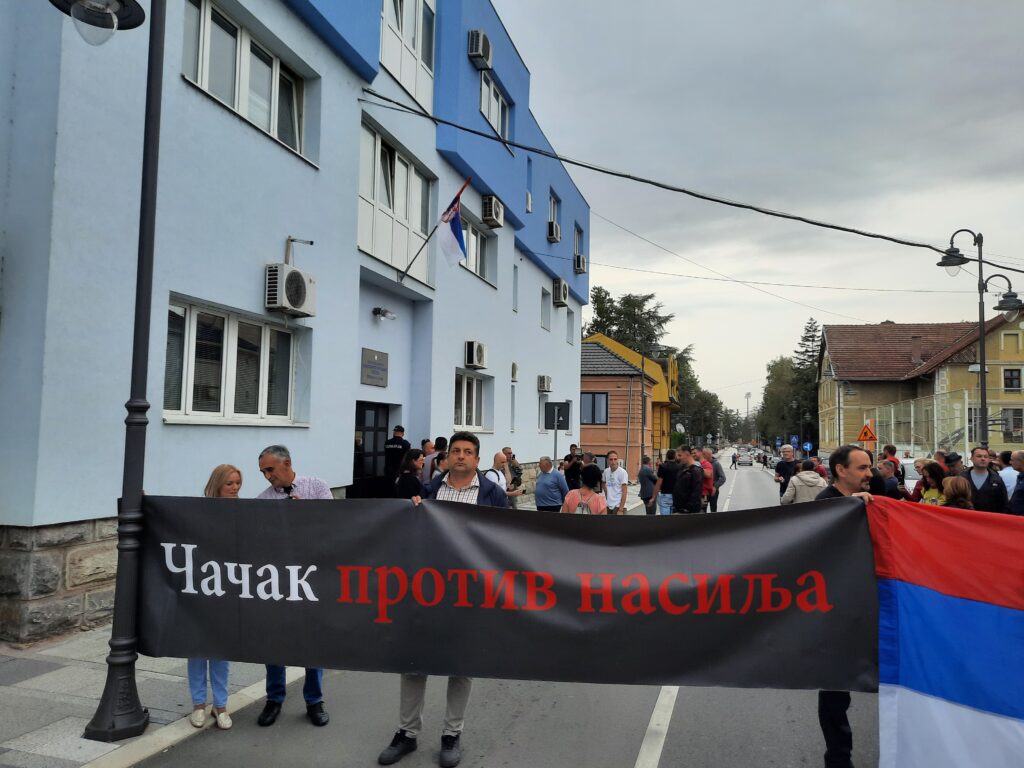 Čačak, 04.10.2023. Čačak protiv nasilja, protest, blokada policijske stanice, MUP-a Foto: Ljubica Sokić/Nova.rs