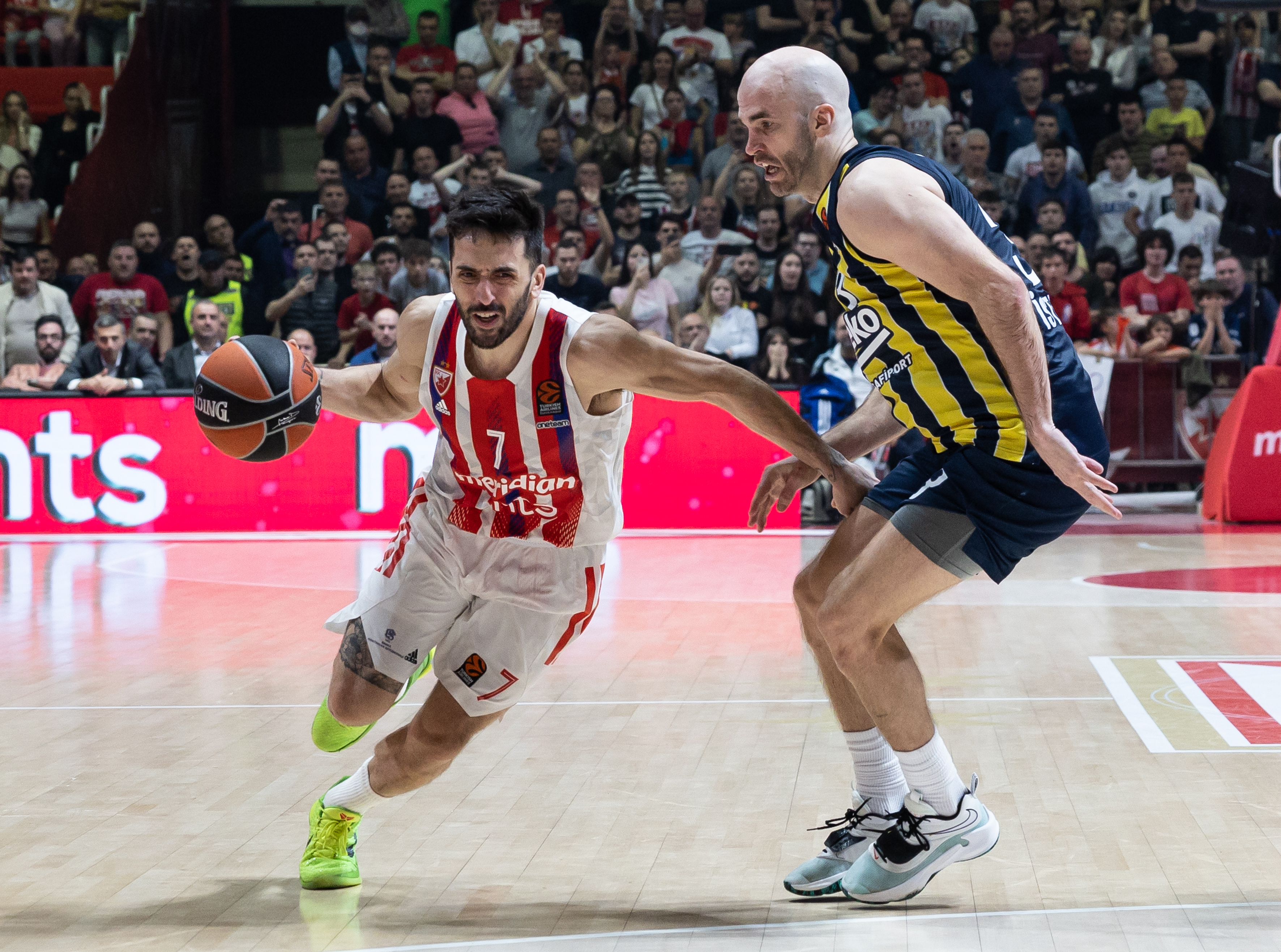 Crvena Zvezda mts Belgrade and Fenerbahce Beko Istanbul  - 2022/2023 Turkish Airlines EuroLeague