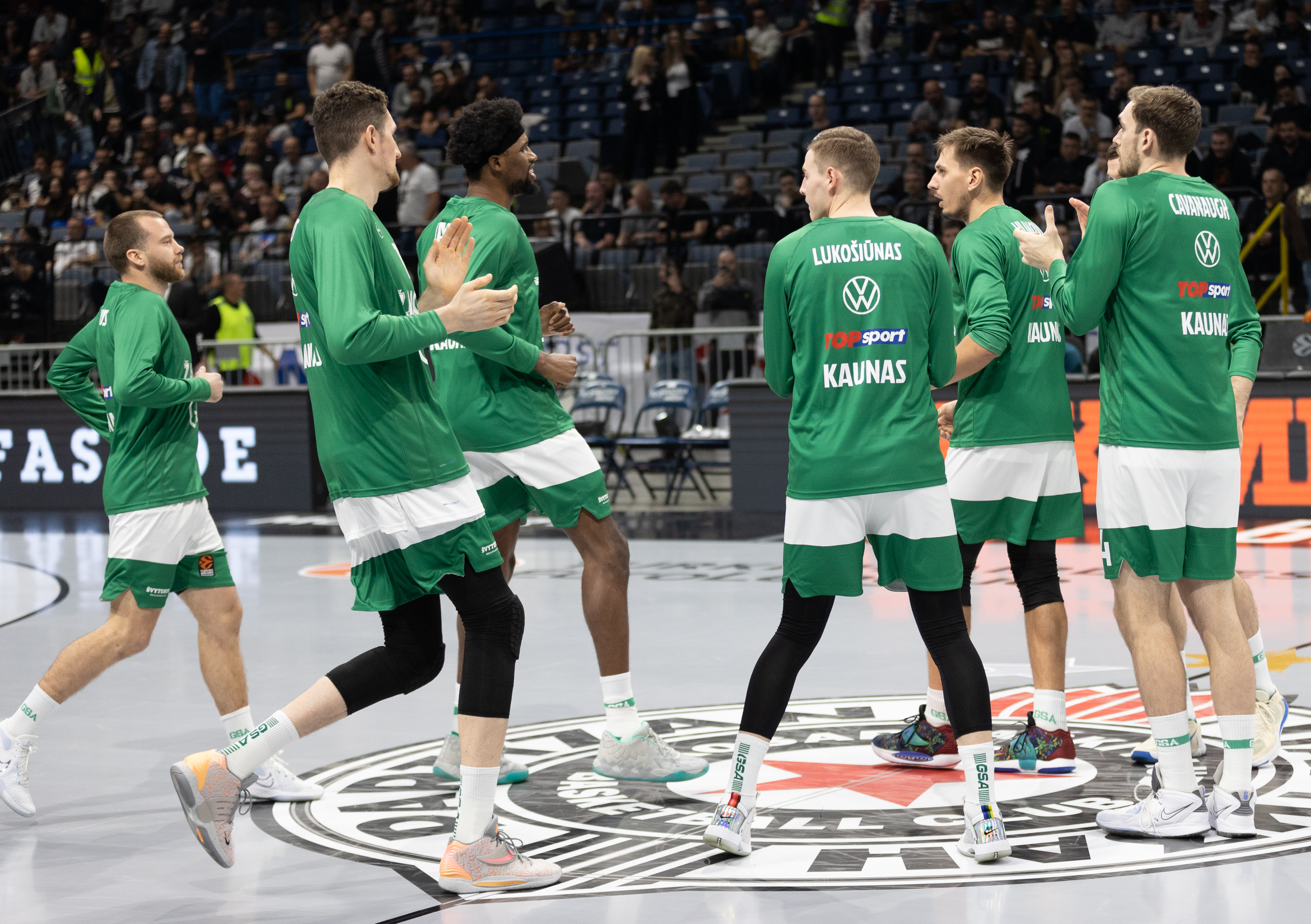 Players of Zalgiris Kaunas enter the courts  during the Turkish Airlines EuroLeague match between Partizan Mozzart Bet Belgrade and Zalgiris Kaunas at Stark Arena on October 28, 2022 in Belgrade, Serbia. (Photo by Srdjan Stevanovic/Starsport.rs ©)