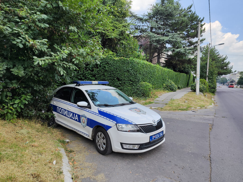 Zemun 16.07.2023 , ubio suprugu pa sebe