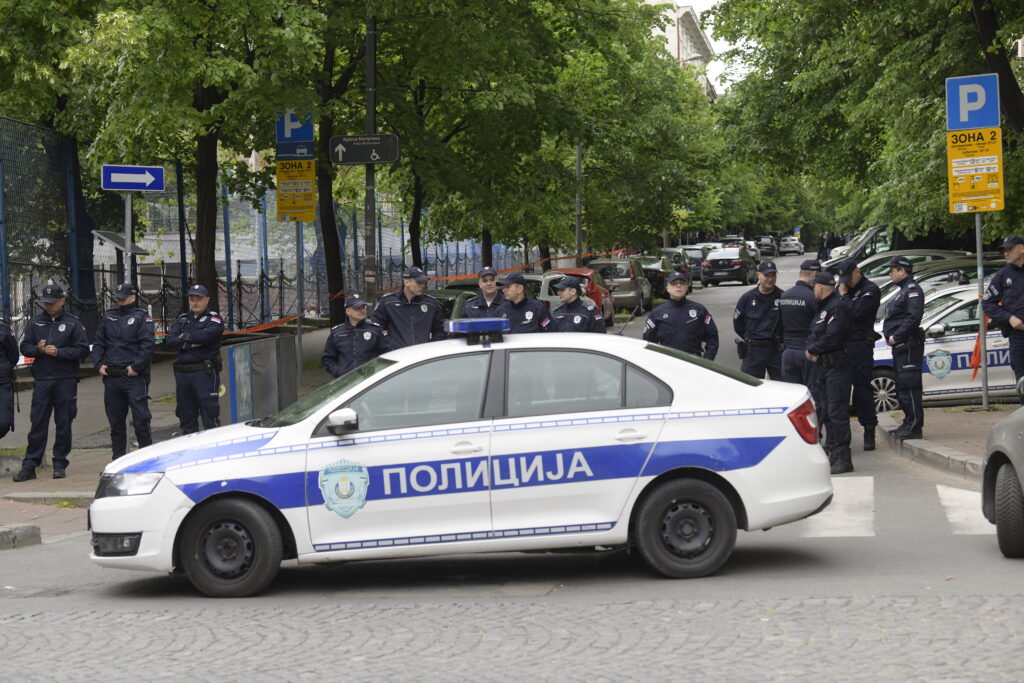 Beograd 03.05.2023. Pucnjava u Osnovnoj školi Vladislav Ribnikar, učenik pucao na nastavnike i decu. Policija, pucnjava, hronika, Osnovna škola Vladislav Ribnikar, policija Foto: Goran Srdanov/Nova.rs