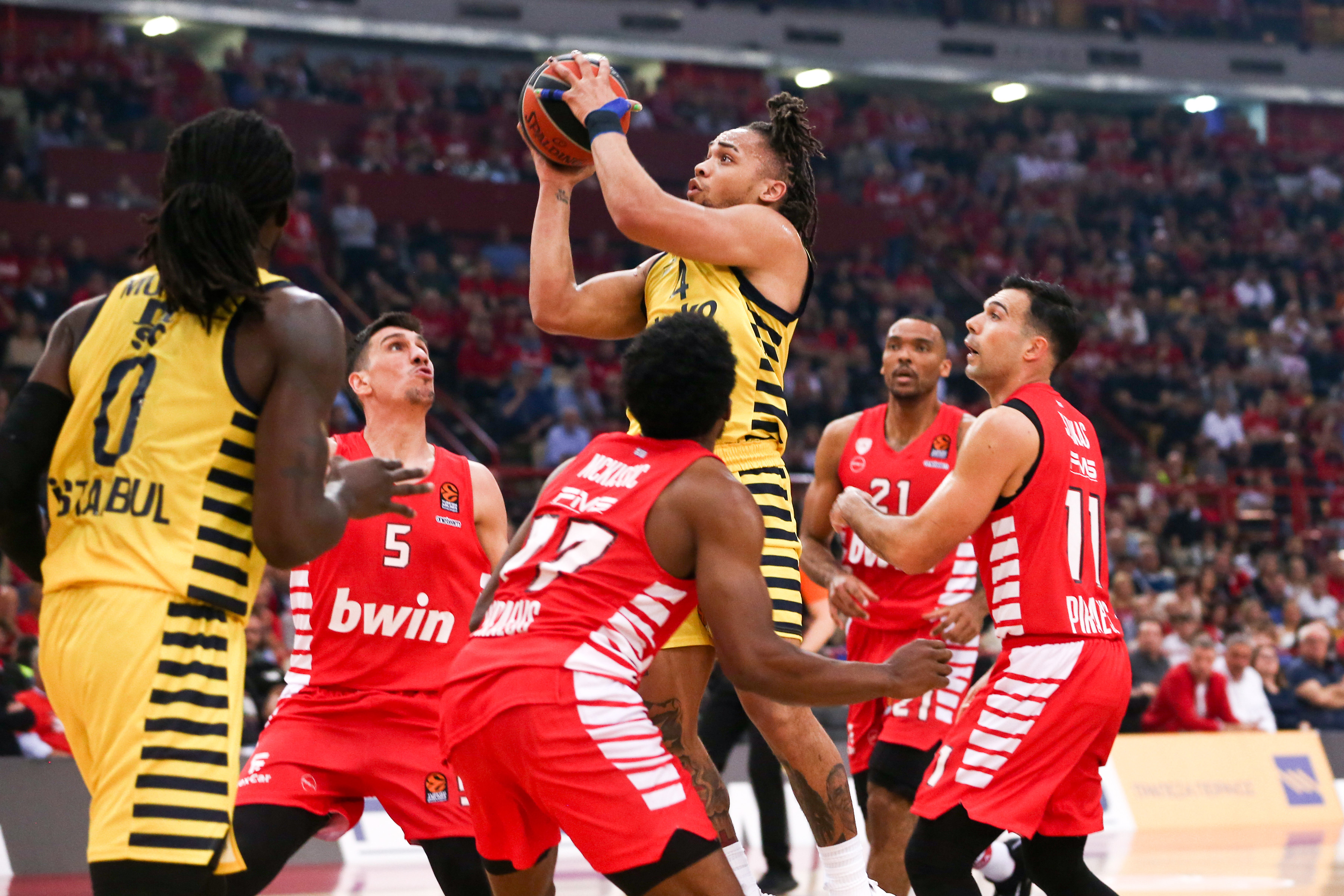 Basketball EuroLeague - Olympiacos Piraeus vs Fenerbahce Istanbul