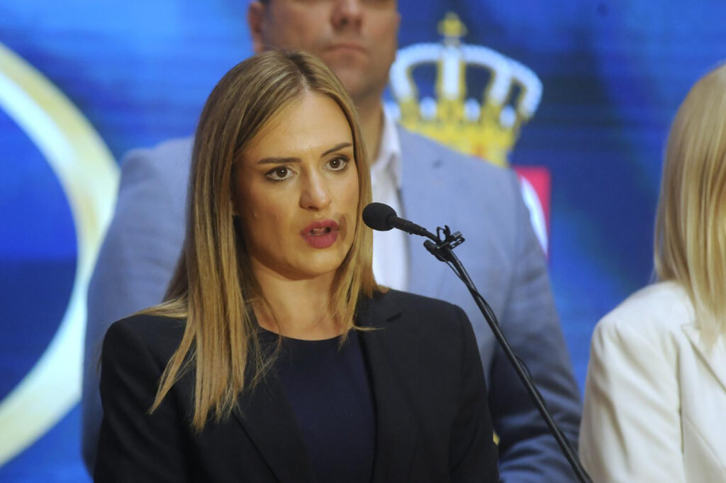 Mesto:  Beograd
Datum: Fri Oct 20 12:35:35 CEST 2023
Dogadjaj: POLITIKA - Konferencija za novinare poslanika Boška Obradovića i Milice Đurđević Stamenkovski
Fotoreporter: Ana Paunković
Ličnosti:  Milica Đurđević Stamenkovski
Izvor: FoNet