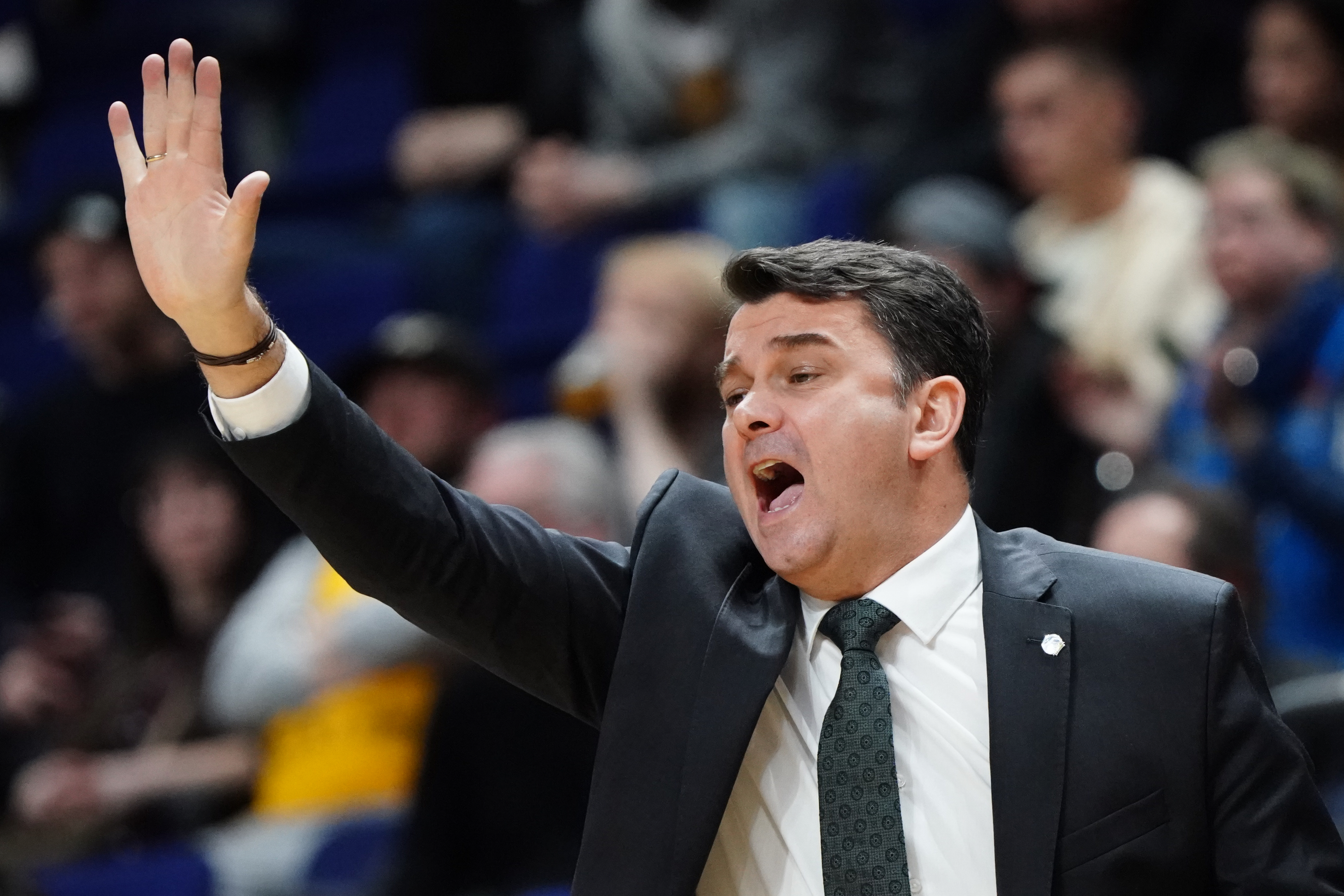epa10431949 Albas head coach Israel Gonzalez gestures during the EuroLeague Basketball match between Alba Berlin and Valencia Basket at the Mercedes Benz Arena in Berlin, Germany, 26 January 2023.  EPA-EFE/CLEMENS BILAN