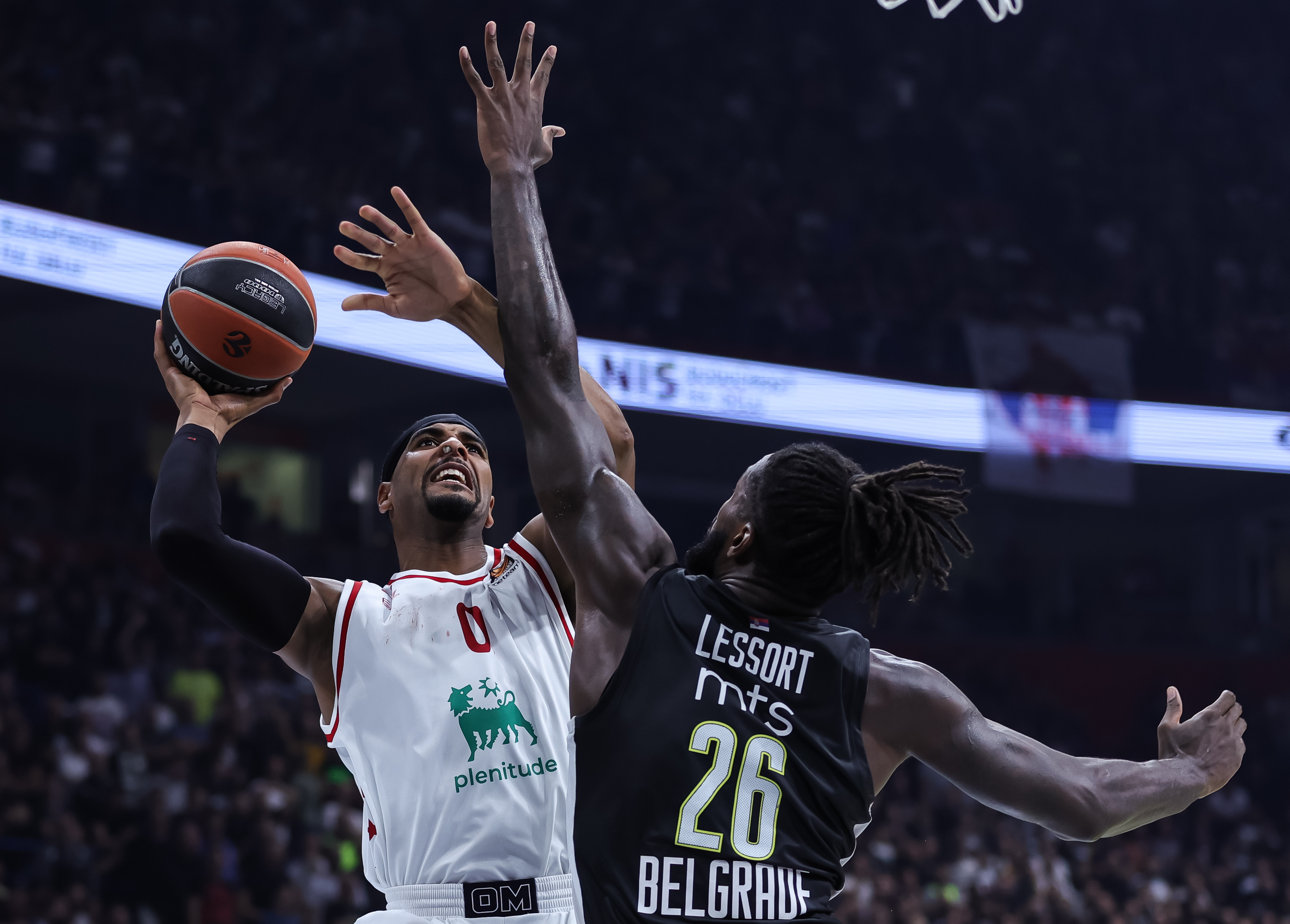 Brandon Davies (L) and Mathias Lessort   during the Turkish Airlines EuroLeague match between Partizan Mozzart Bet Belgrade and EA7 Emporio Armani Milan at Stark Arena on October 18, 2022 in Belgrade, Serbia. (Photo by Srdjan Stevanovic/Starsport.rs ©)