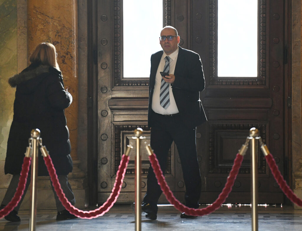 Vladimir Đukanović u holu skupstine srbije