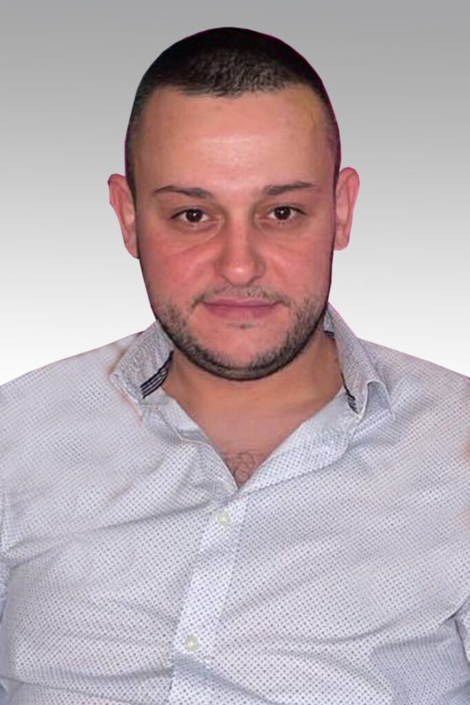 Nikola Jevtić
 samo osam meseci porodicu Jevtić iz Popovca kod Niša, u čijem vlasništvu je firma „Bros Auto“ i lanac piljara „Ivan-Oki prom“, zadesile su dve ogromne nesreće.