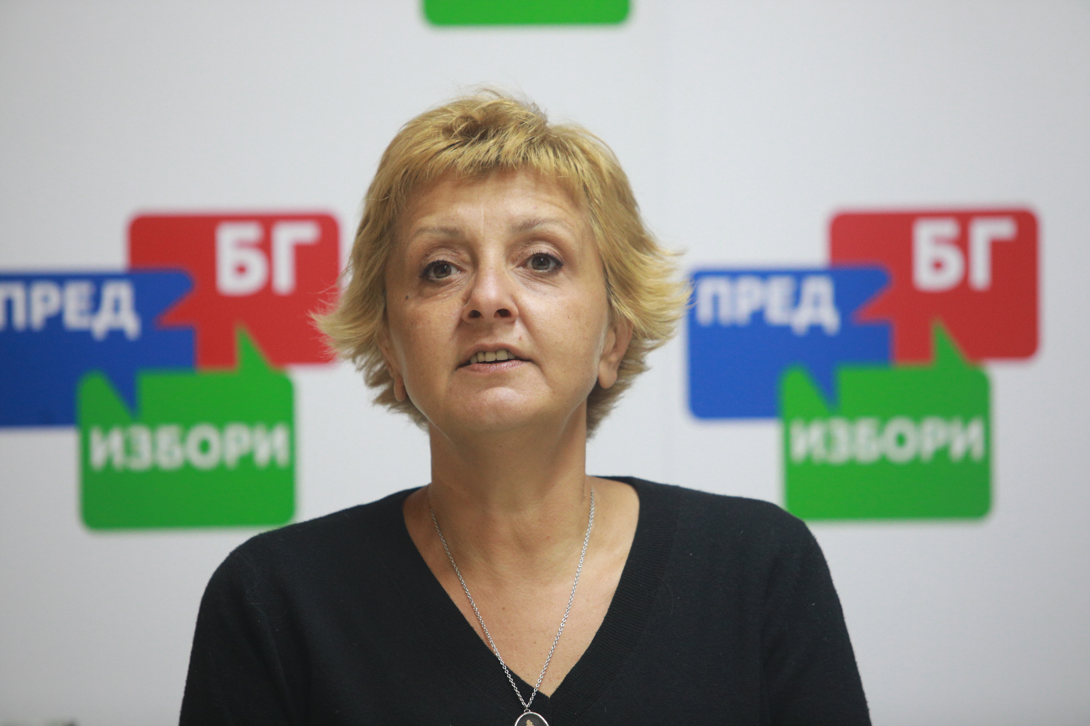 The Zajedno party presented the 4th candidate and the first female candidate in the first Serbian primaries.Stranka Zajedno je predstavila 4. kandidata, a prvu kandidatkinju na prvim srpskim predizborima.
